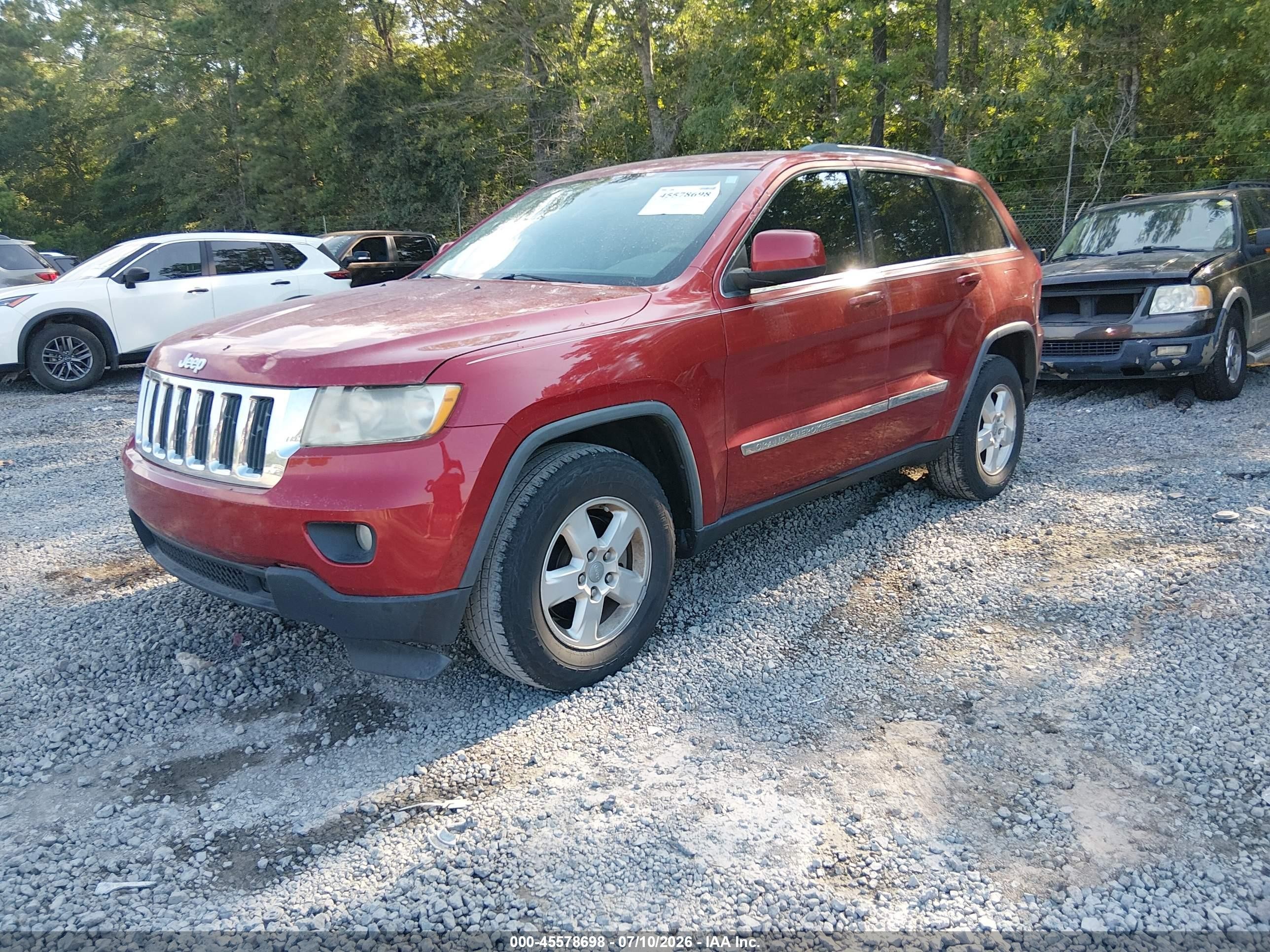 2011 Jeep Grand Cherokee Laredo Red vin: 1J4RS4GG1BC513748