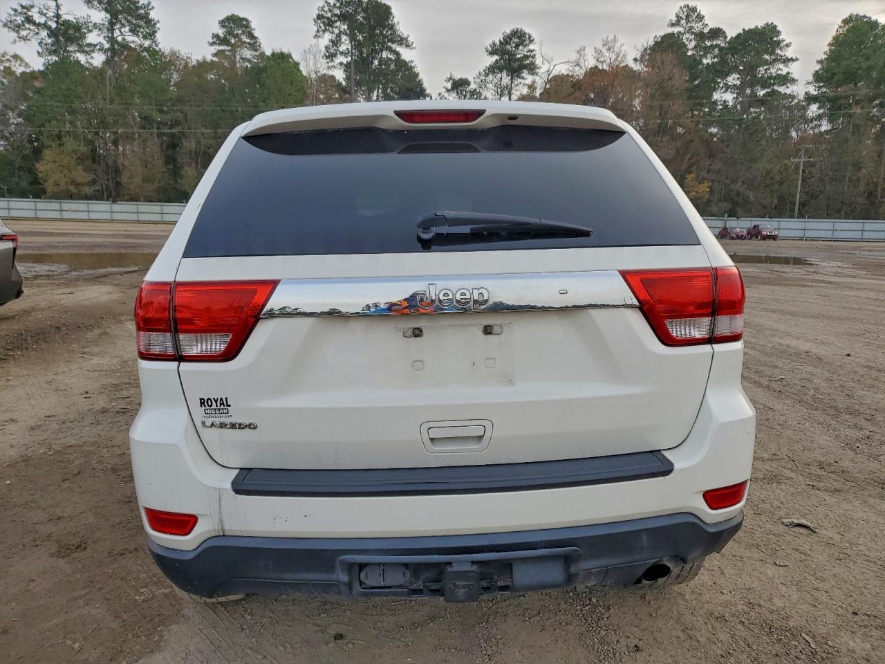 2011 Jeep Grand Cherokee Laredo White vin: 1J4RS4GG1BC539136