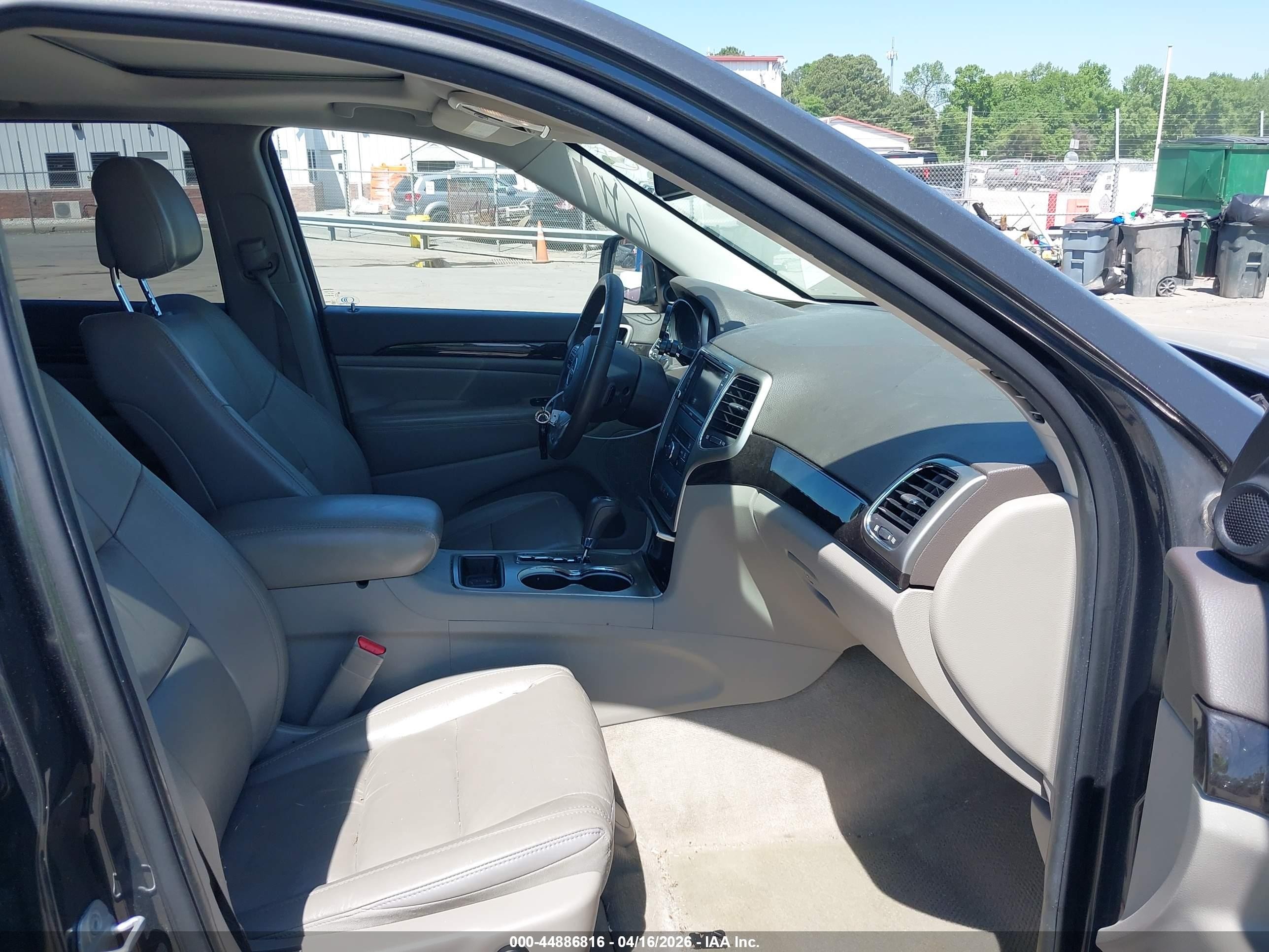 2011 Jeep Grand Cherokee Laredo Gray vin: 1J4RS4GG1BC611503
