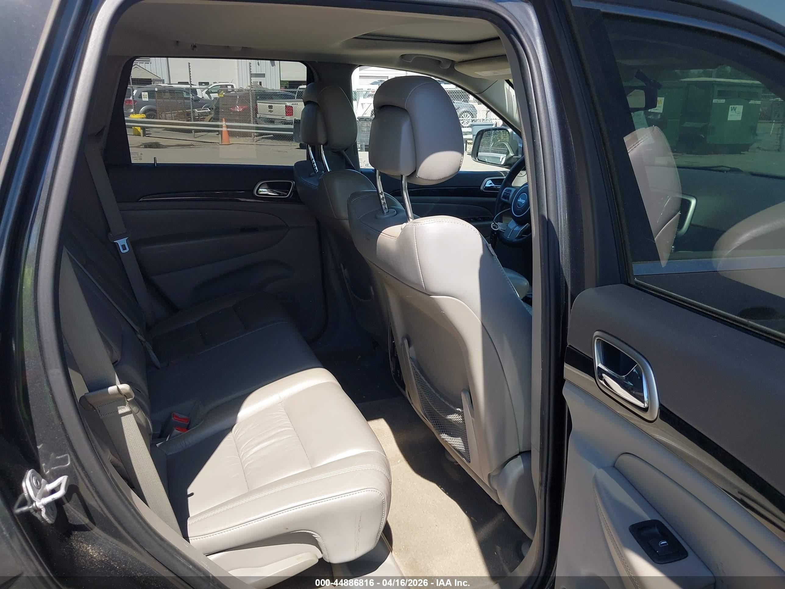 2011 Jeep Grand Cherokee Laredo Gray vin: 1J4RS4GG1BC611503