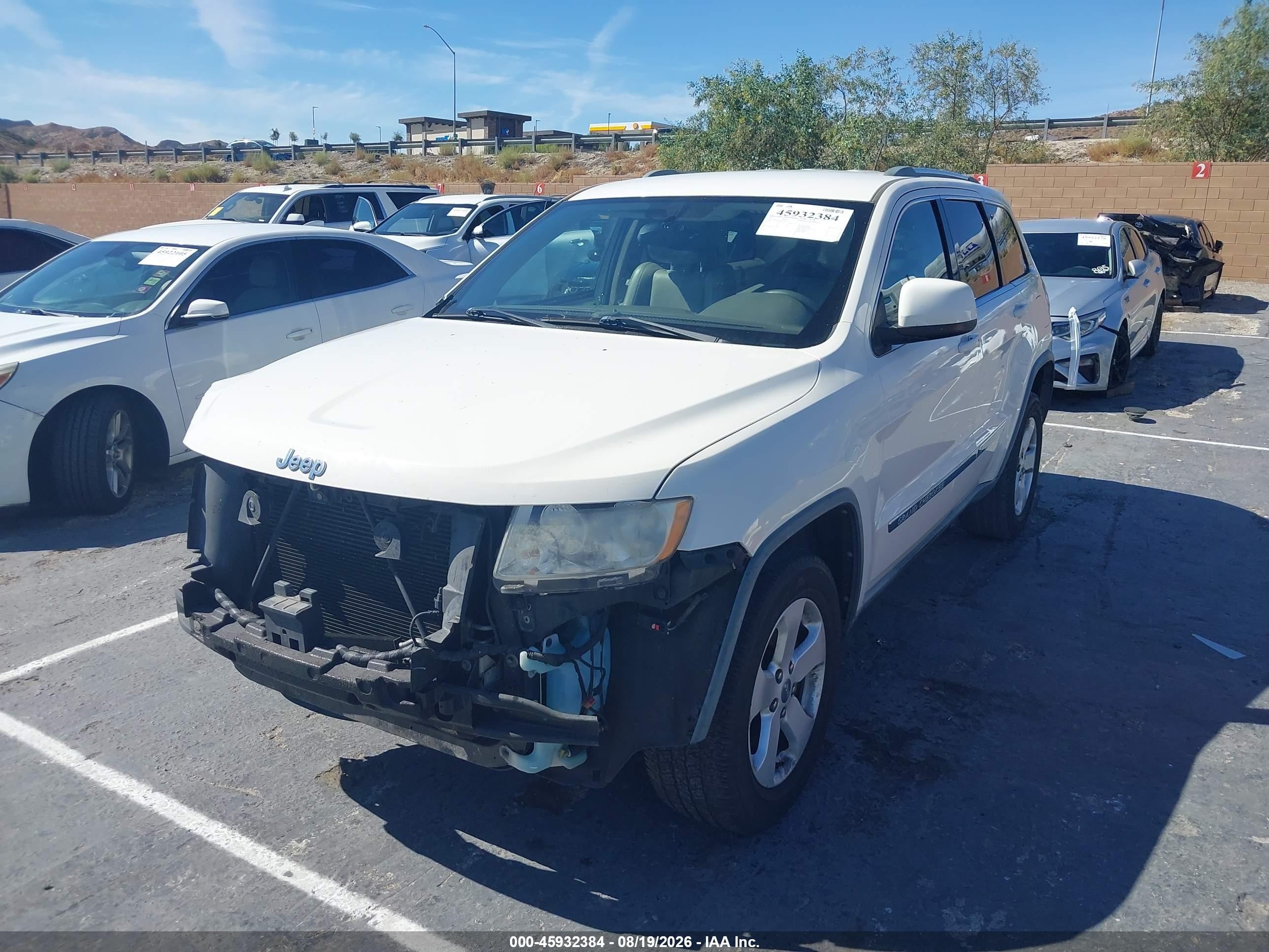2011 Jeep Grand Cherokee Laredo Белый vin: 1J4RS4GG1BC661172