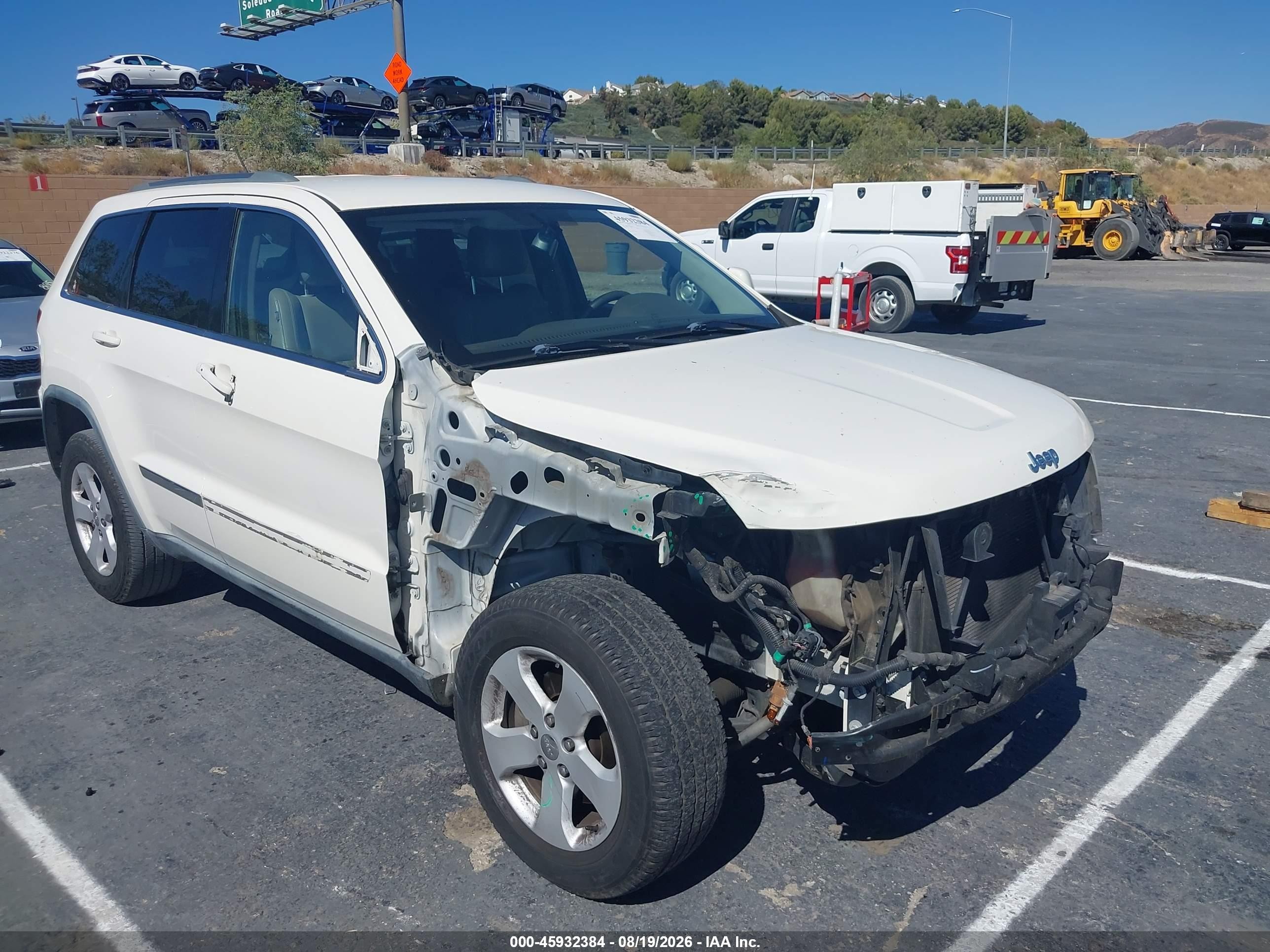 2011 Jeep Grand Cherokee Laredo Белый vin: 1J4RS4GG1BC661172