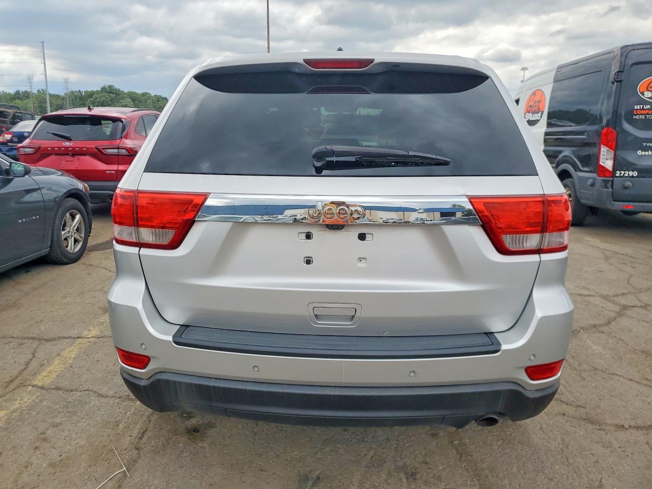 2011 Jeep Grand Cherokee Laredo Silver vin: 1J4RS4GG1BC676528