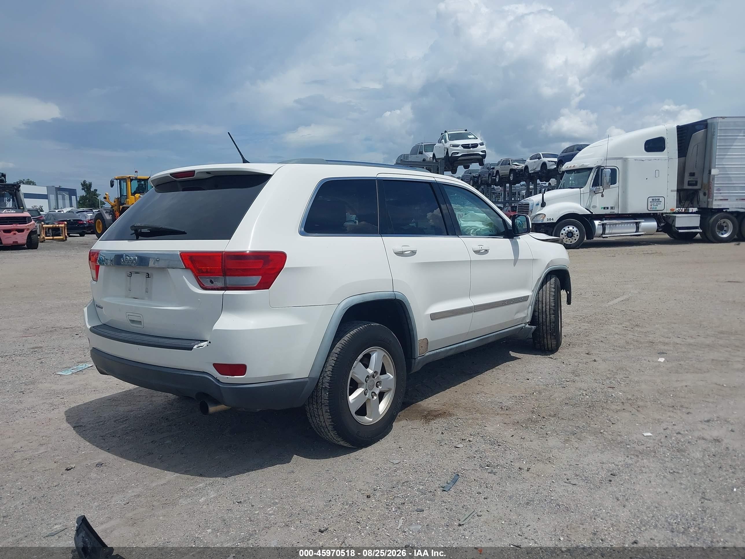 2011 Jeep Grand Cherokee Laredo White vin: 1J4RS4GG1BC716560