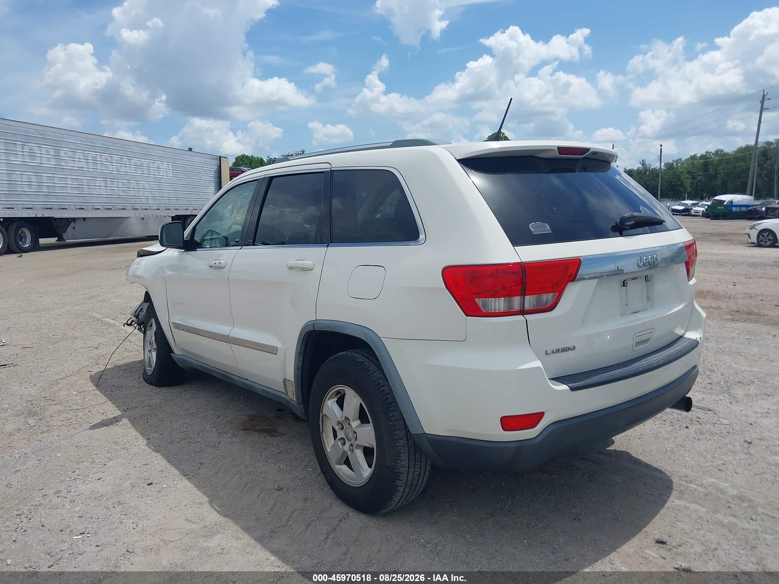 2011 Jeep Grand Cherokee Laredo White vin: 1J4RS4GG1BC716560