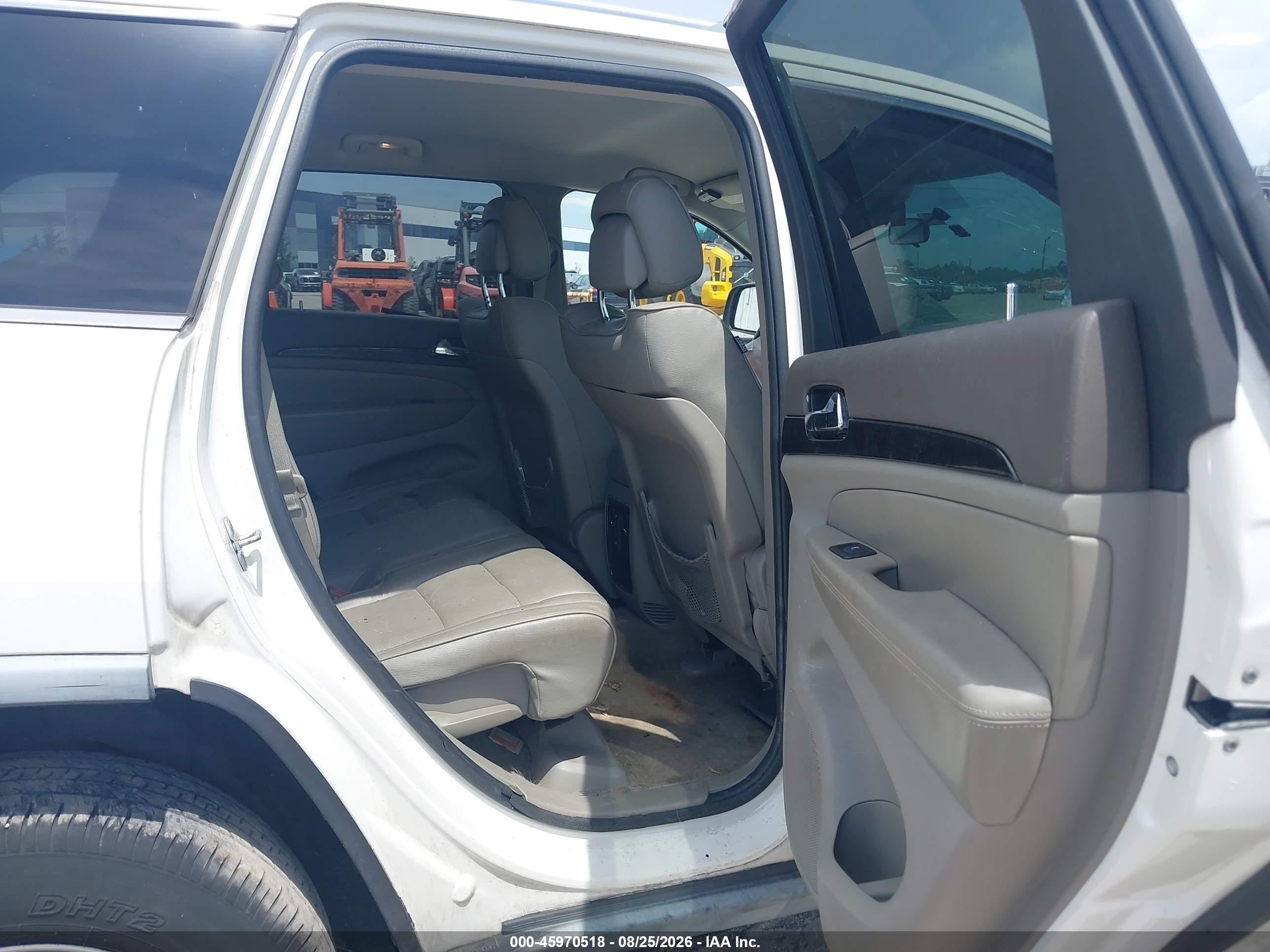 2011 Jeep Grand Cherokee Laredo White vin: 1J4RS4GG1BC716560