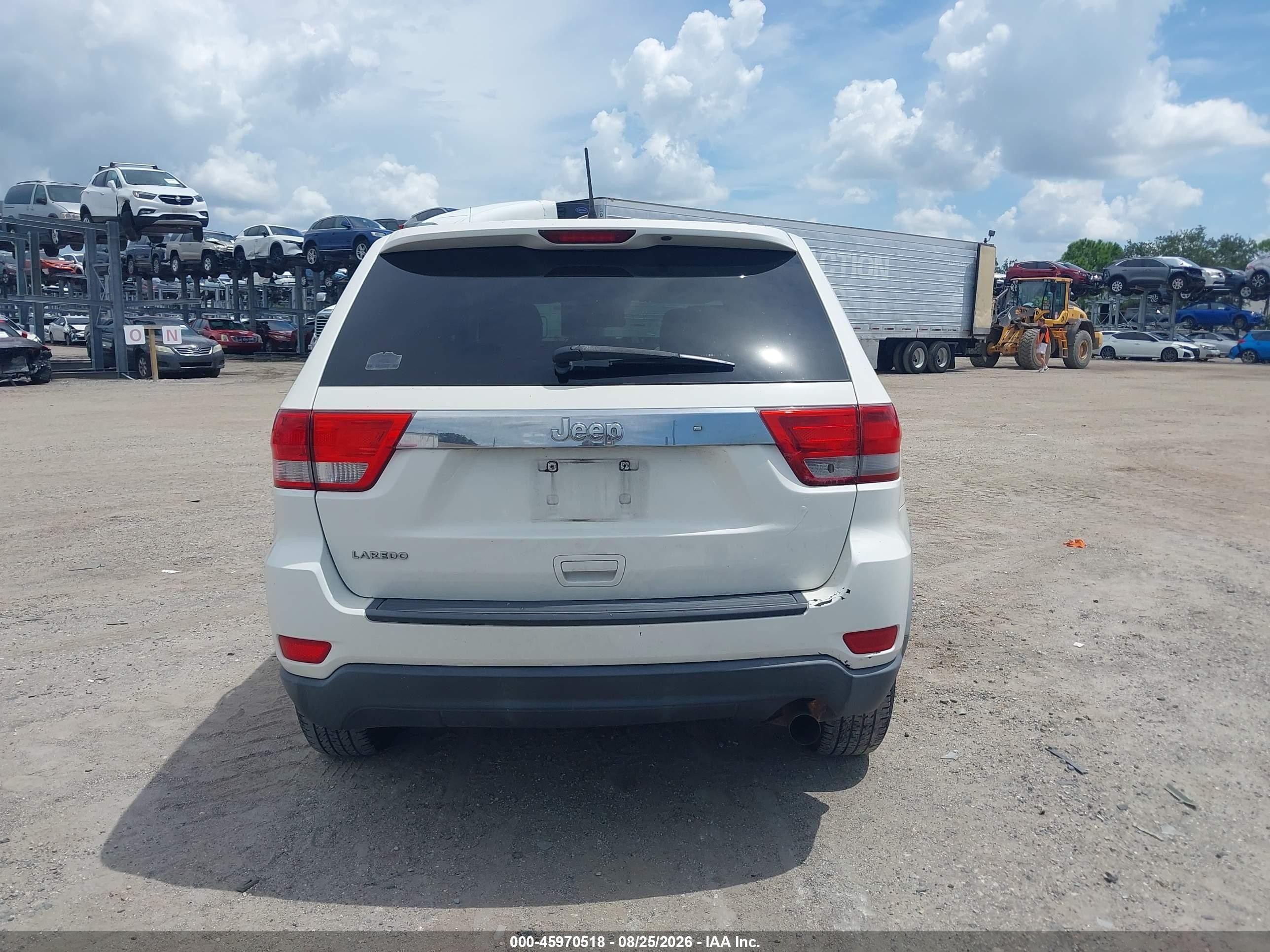 2011 Jeep Grand Cherokee Laredo White vin: 1J4RS4GG1BC716560