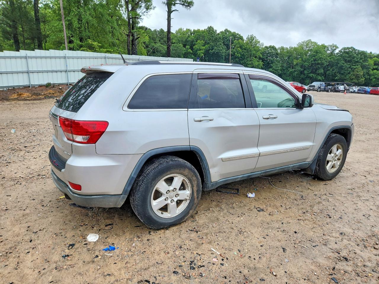 2011 Jeep Grand Cherokee Laredo Silver vin: 1J4RS4GG2BC521194