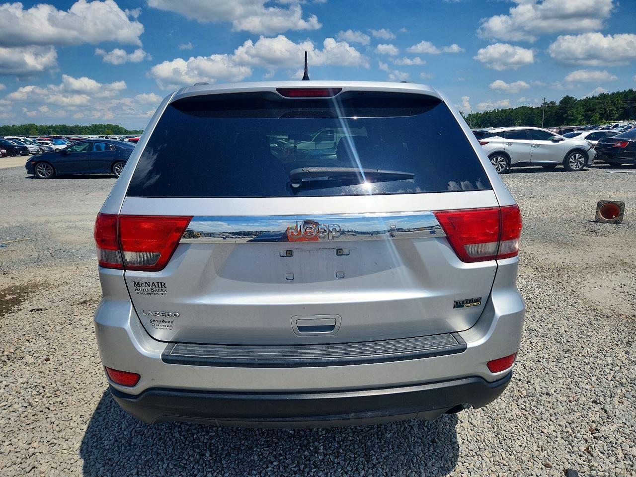 2011 Jeep Grand Cherokee Laredo Silver vin: 1J4RS4GG2BC549139