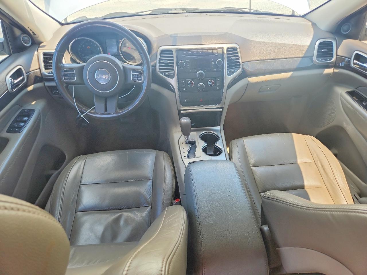 2011 Jeep Grand Cherokee Laredo Silver vin: 1J4RS4GG2BC549139