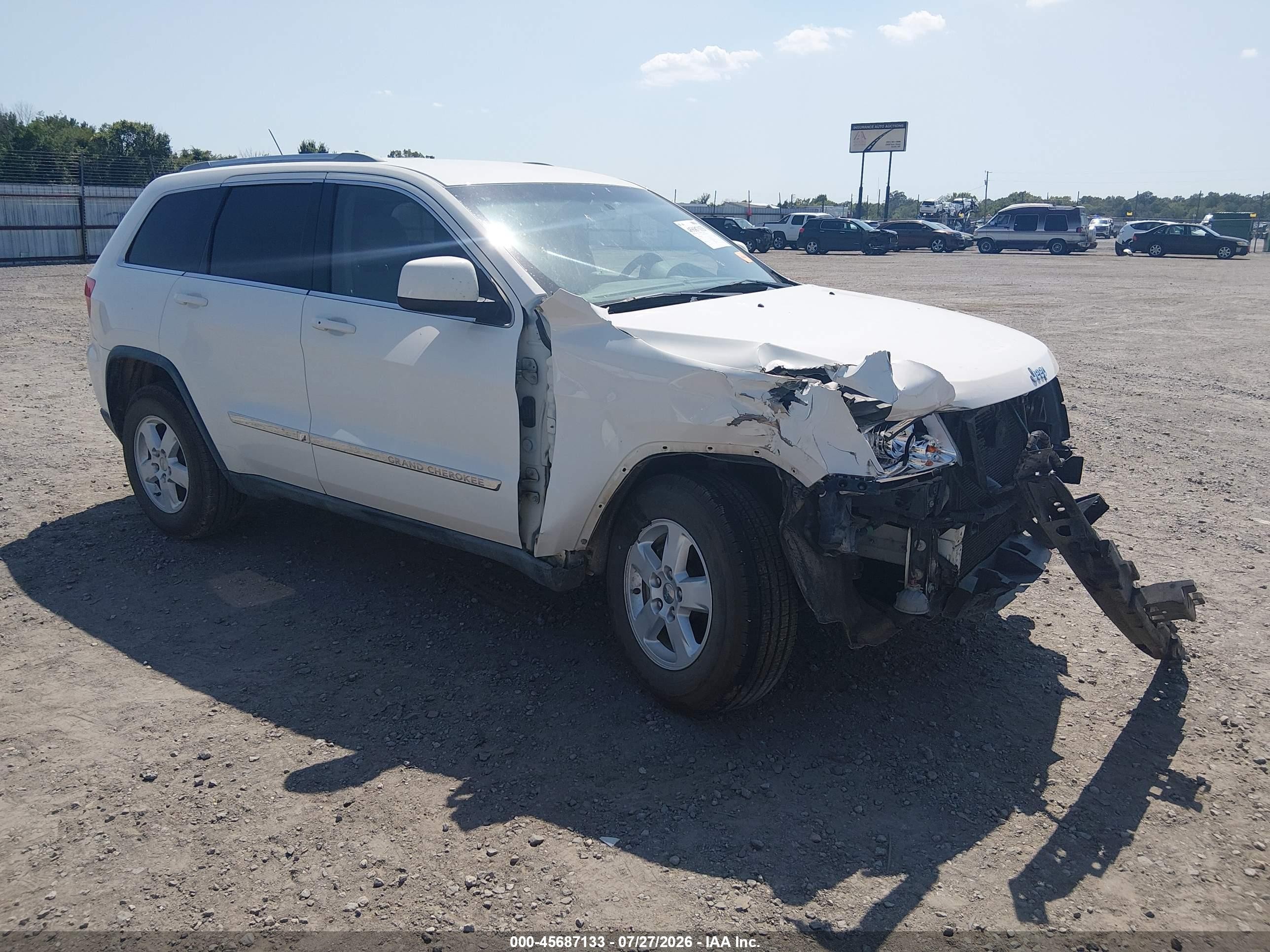 2011 Jeep Grand Cherokee Laredo White vin: 1J4RS4GG2BC684539