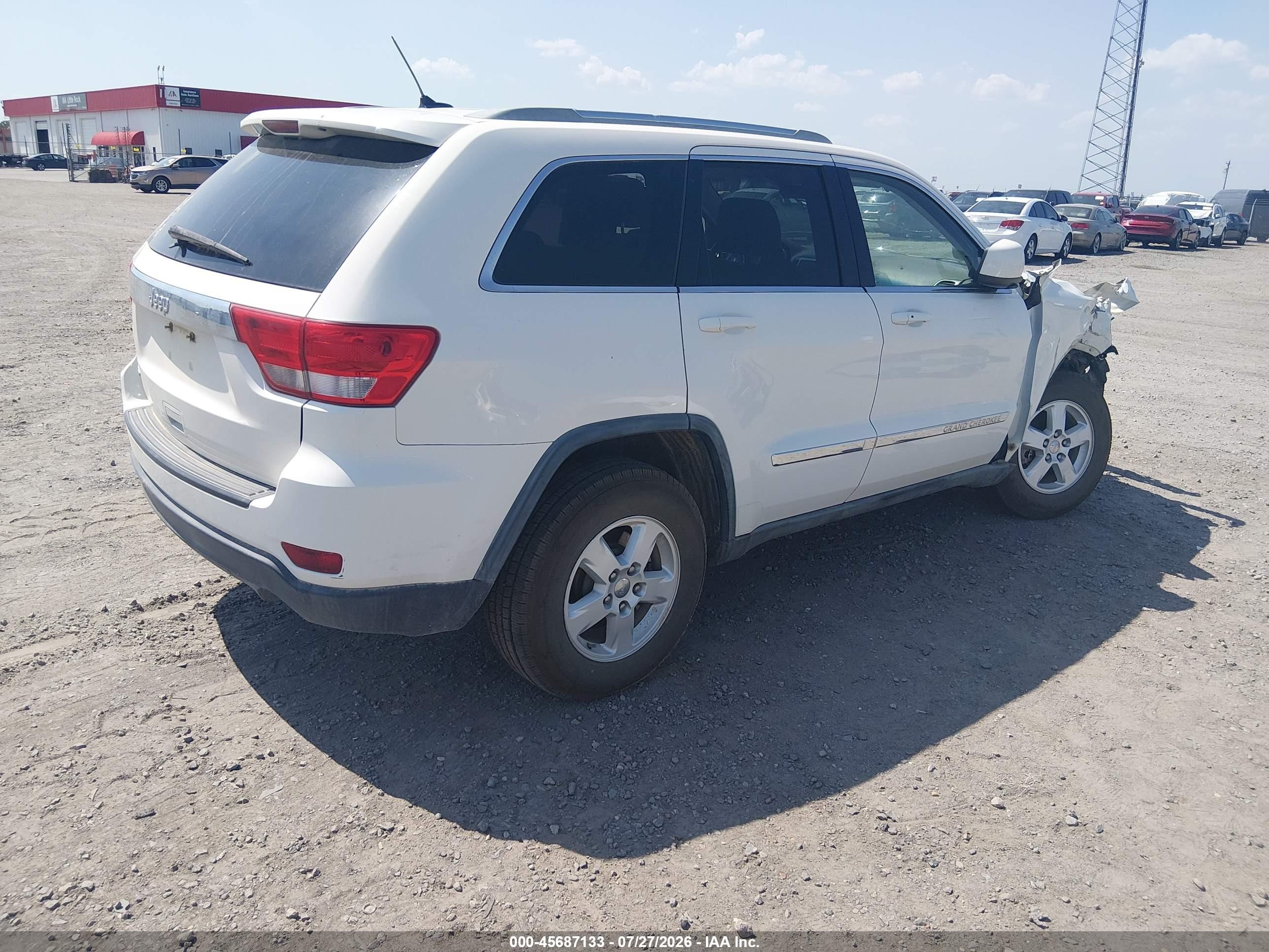 2011 Jeep Grand Cherokee Laredo White vin: 1J4RS4GG2BC684539