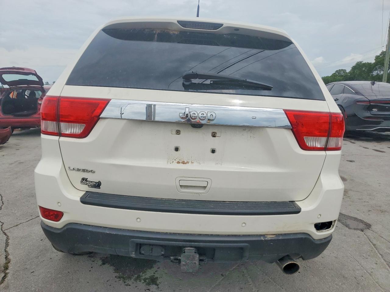 2011 Jeep Grand Cherokee Laredo White vin: 1J4RS4GG3BC532186