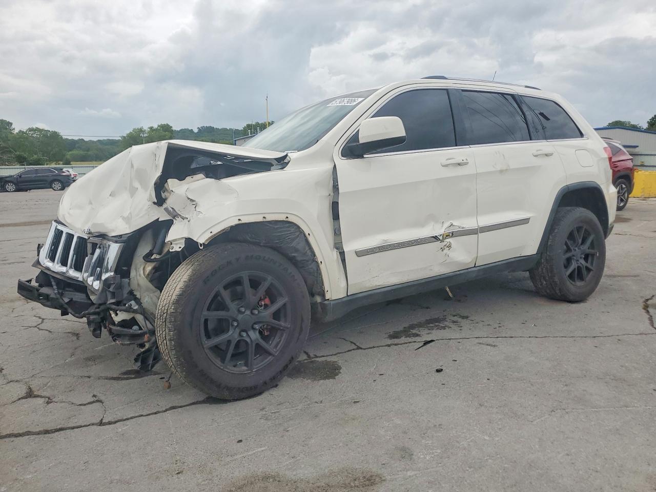 2011 Jeep Grand Cherokee Laredo White vin: 1J4RS4GG3BC532186
