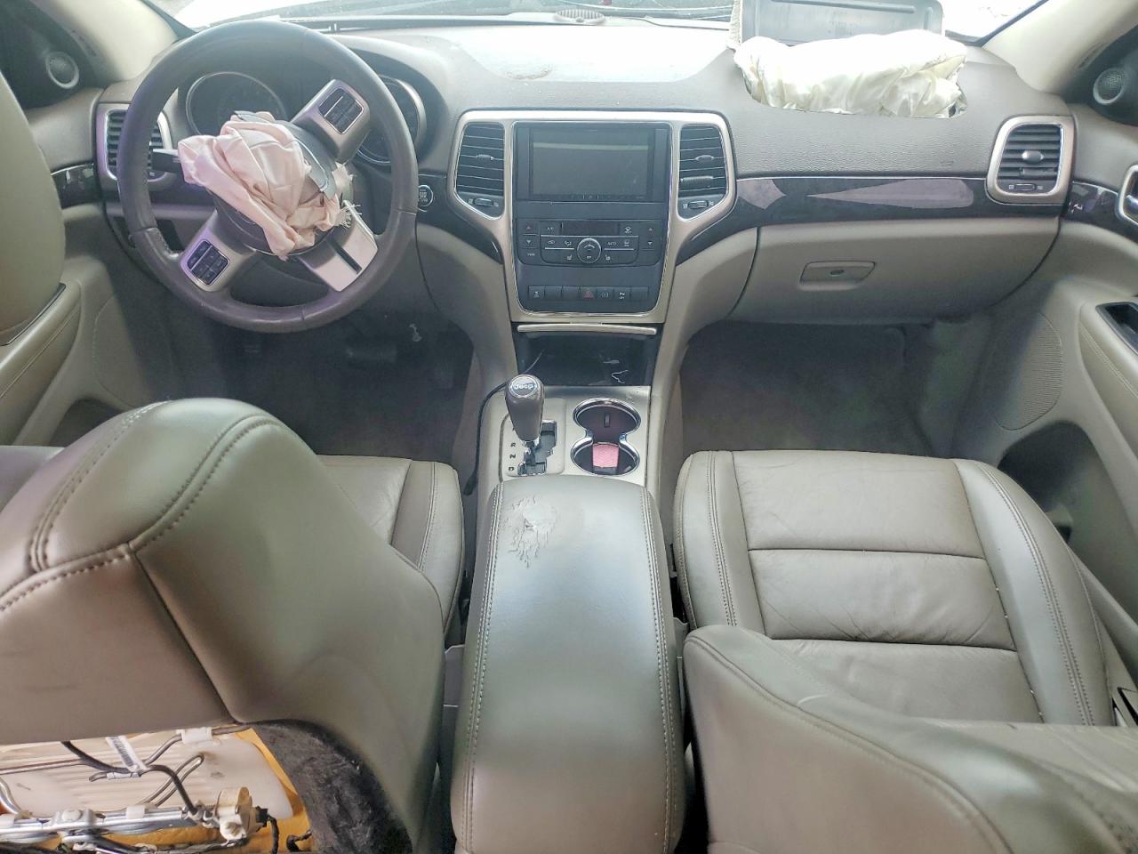 2011 Jeep Grand Cherokee Laredo White vin: 1J4RS4GG3BC532186
