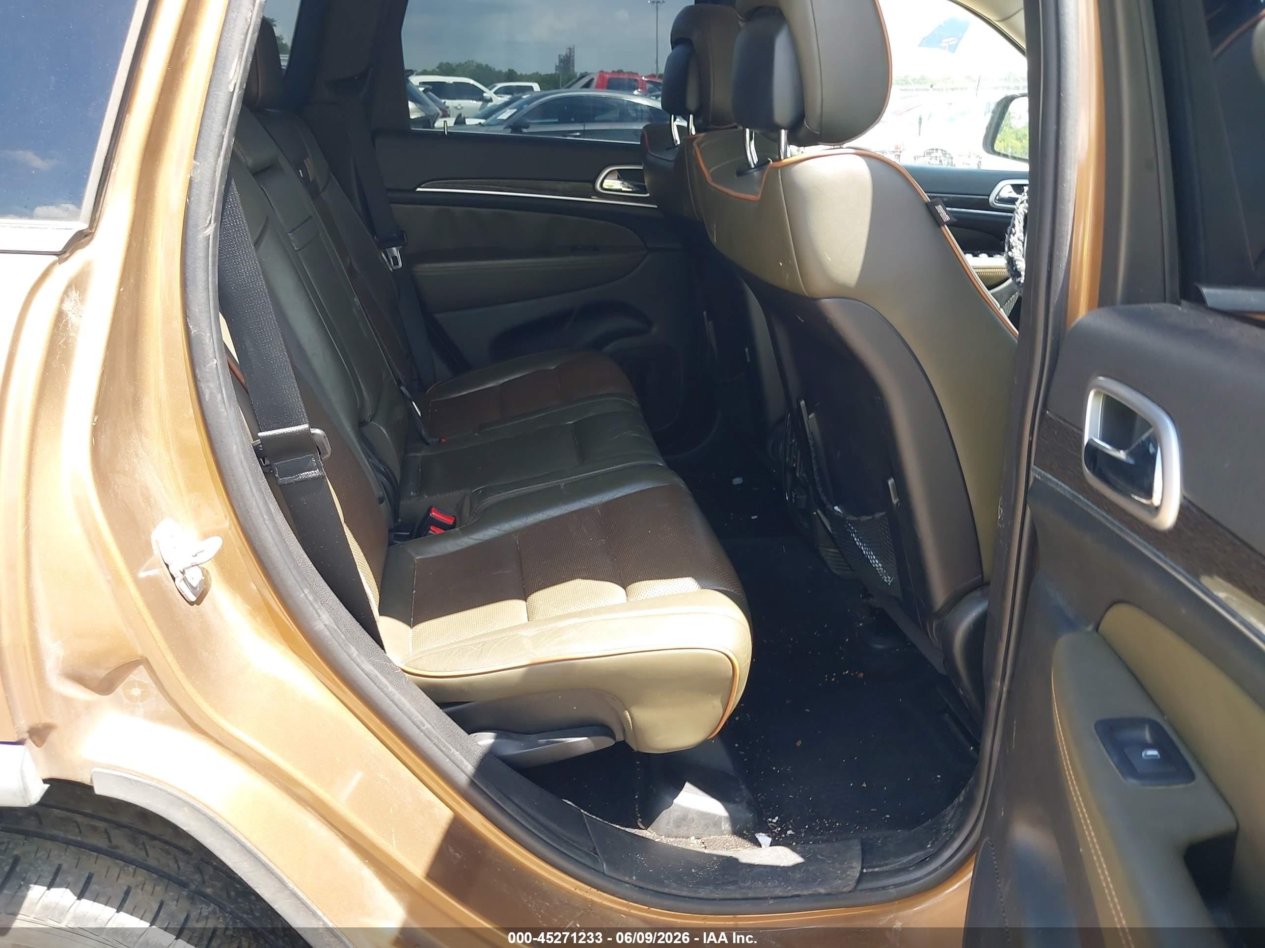 2011 Jeep Grand Cherokee Laredo Brown vin: 1J4RS4GG3BC676613