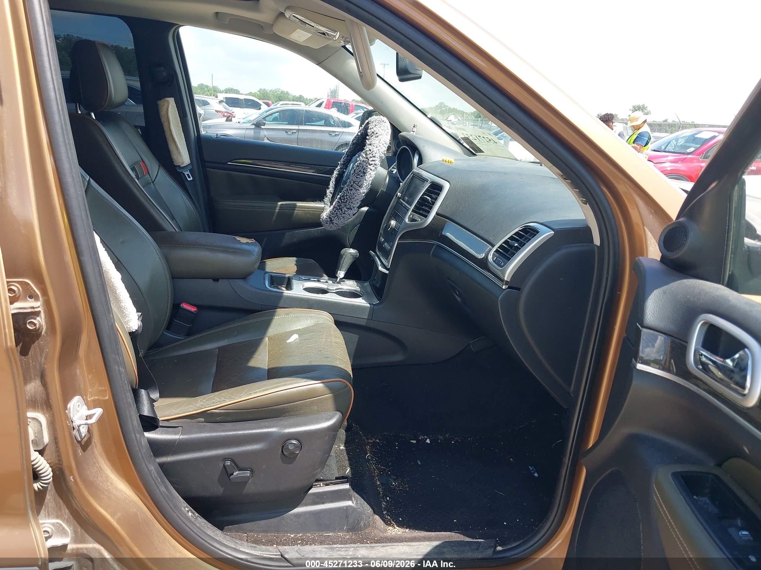 2011 Jeep Grand Cherokee Laredo Brown vin: 1J4RS4GG3BC676613