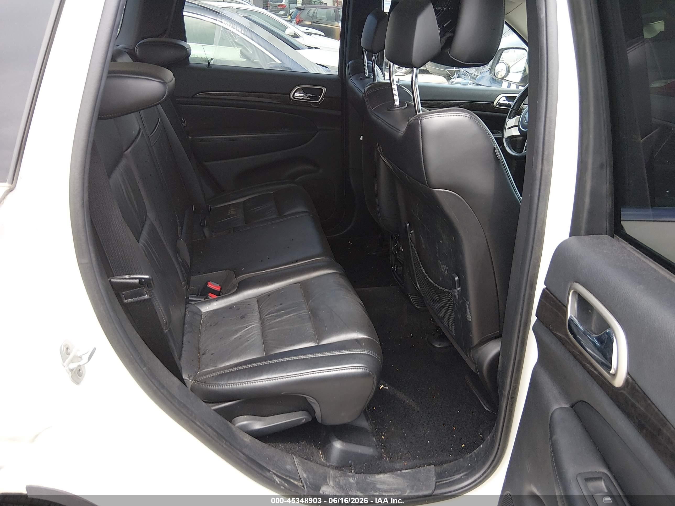 2011 Jeep Grand Cherokee Laredo White vin: 1J4RS4GG4BC545237