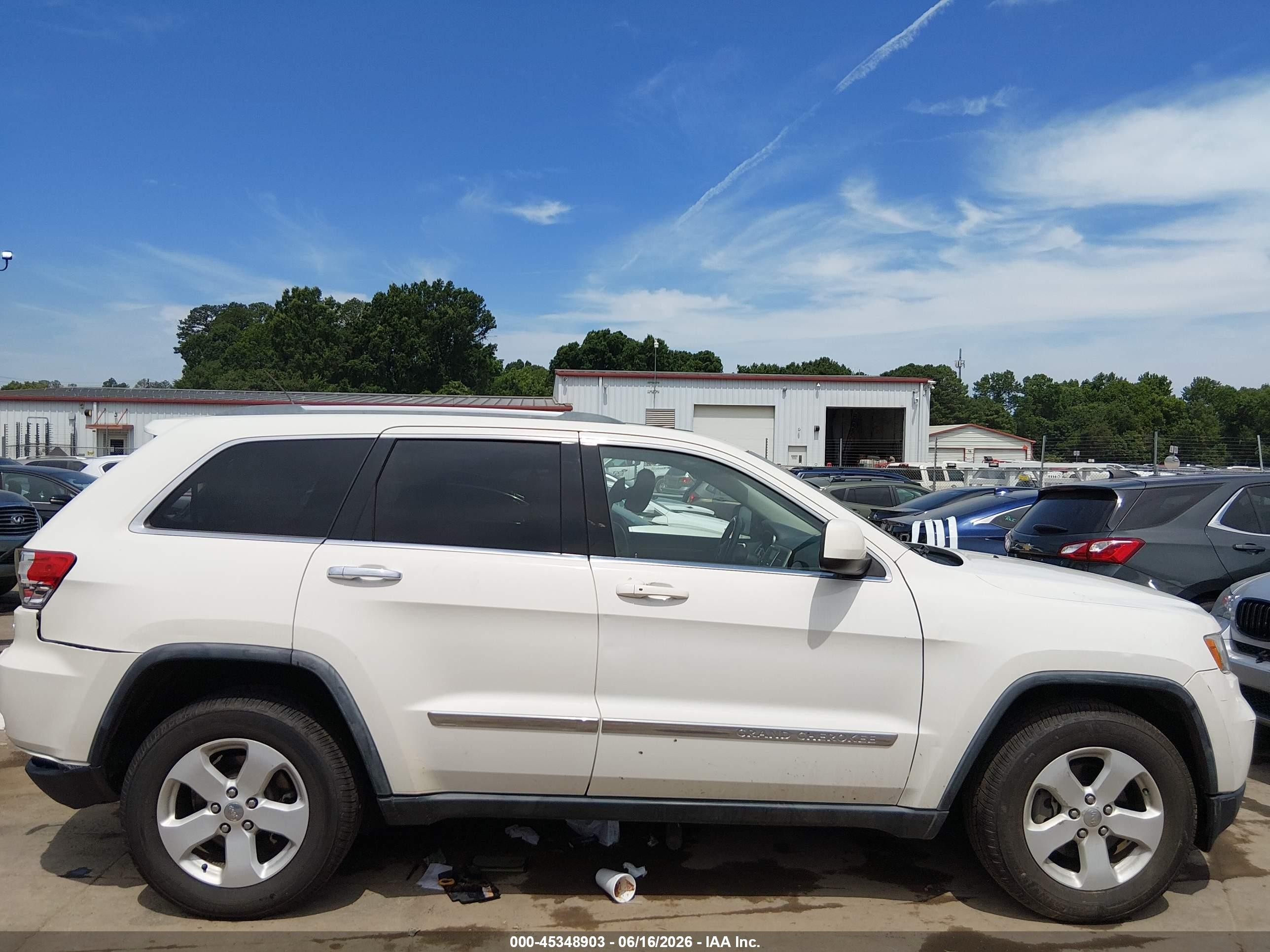 2011 Jeep Grand Cherokee Laredo White vin: 1J4RS4GG4BC545237