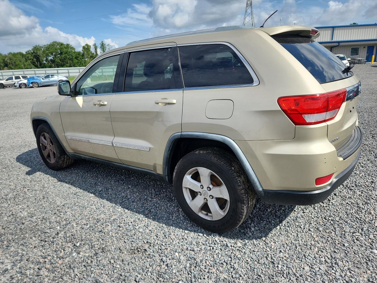 2011 Jeep Grand Cherokee Laredo Tan vin: 1J4RS4GG4BC739444