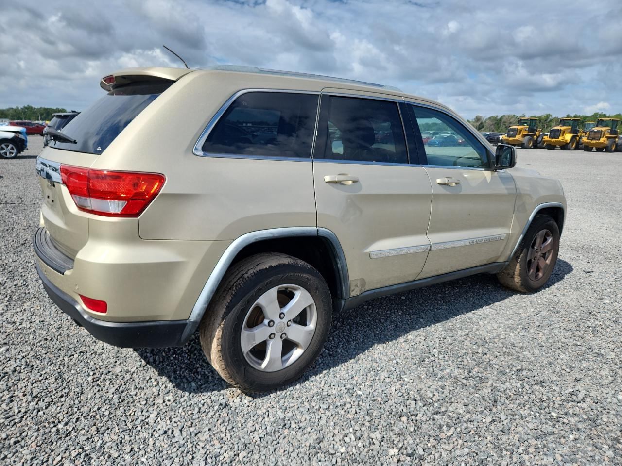 2011 Jeep Grand Cherokee Laredo Tan vin: 1J4RS4GG4BC739444