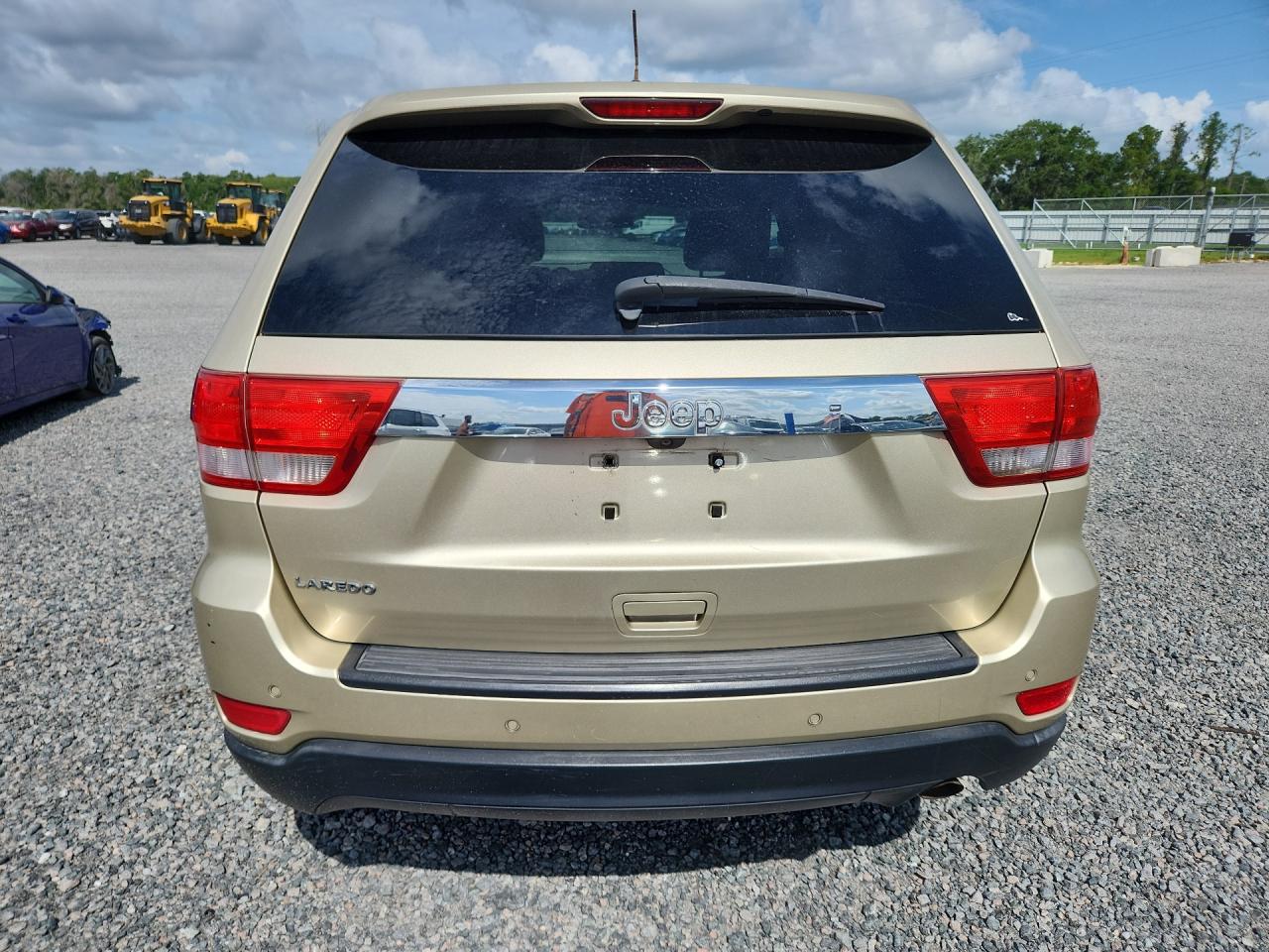2011 Jeep Grand Cherokee Laredo Tan vin: 1J4RS4GG4BC739444