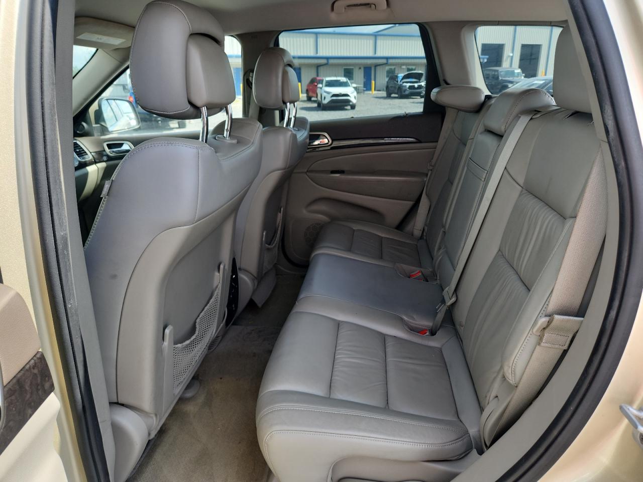2011 Jeep Grand Cherokee Laredo Tan vin: 1J4RS4GG4BC739444
