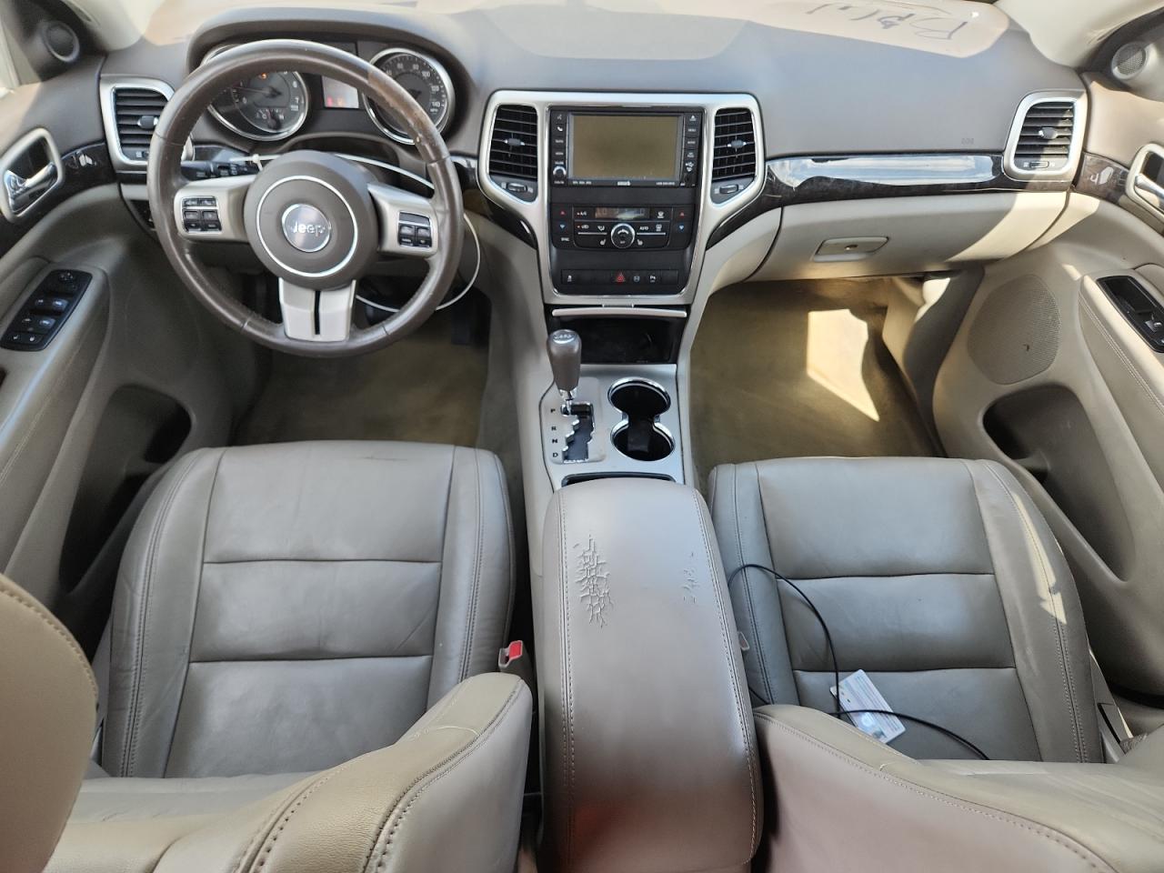 2011 Jeep Grand Cherokee Laredo Tan vin: 1J4RS4GG4BC739444