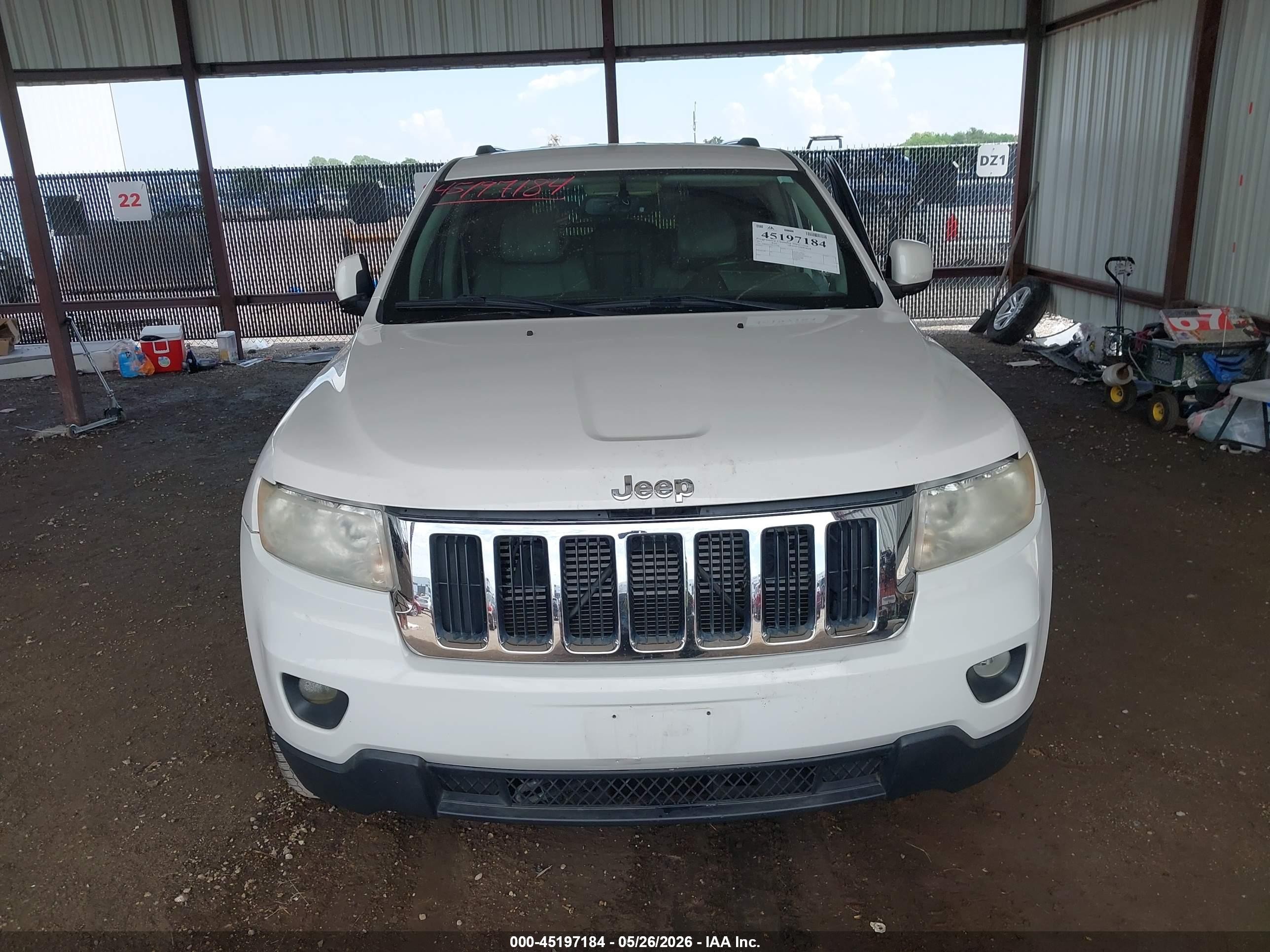 2011 Jeep Grand Cherokee Laredo White vin: 1J4RS4GG5BC513946