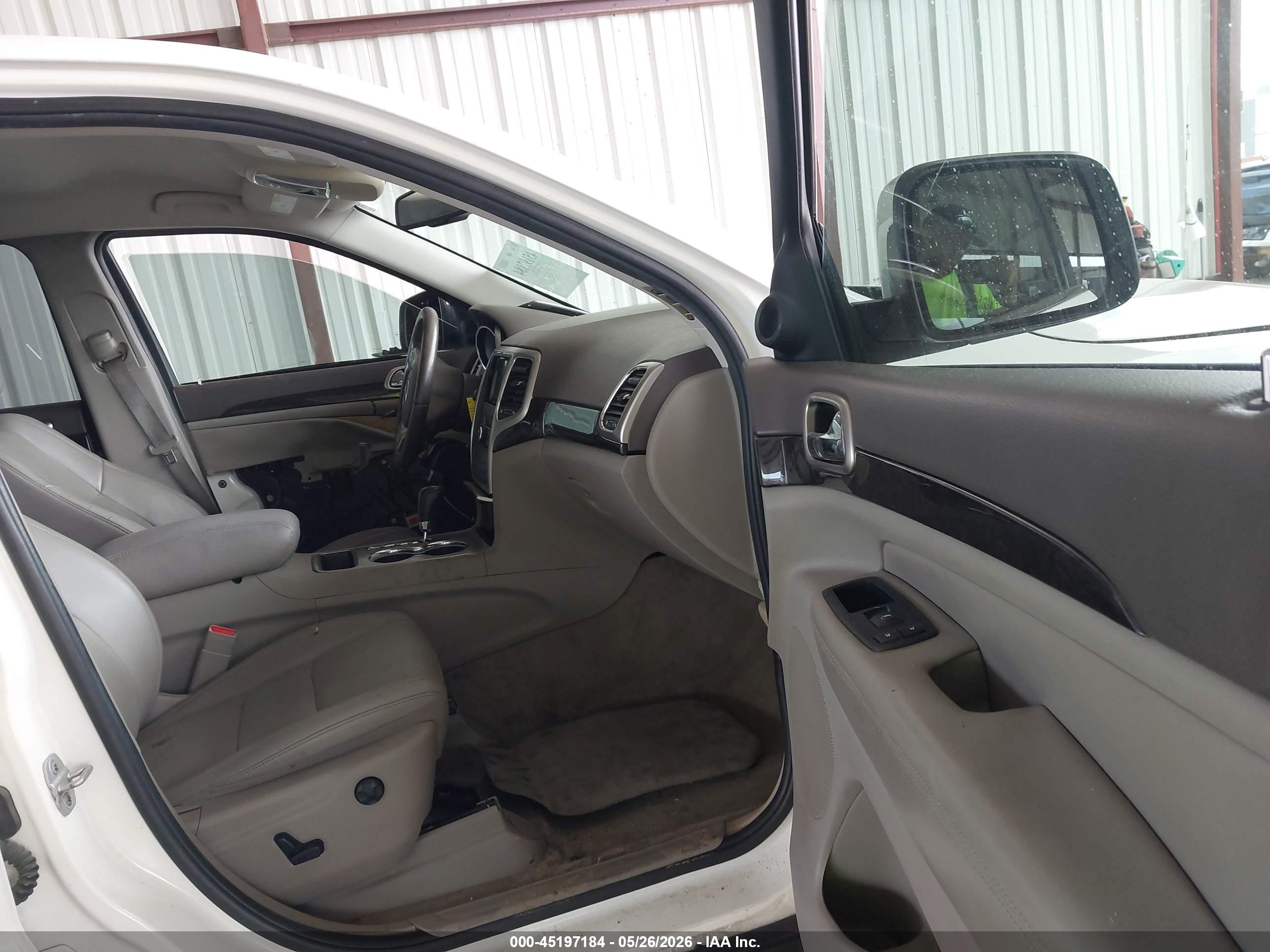 2011 Jeep Grand Cherokee Laredo White vin: 1J4RS4GG5BC513946