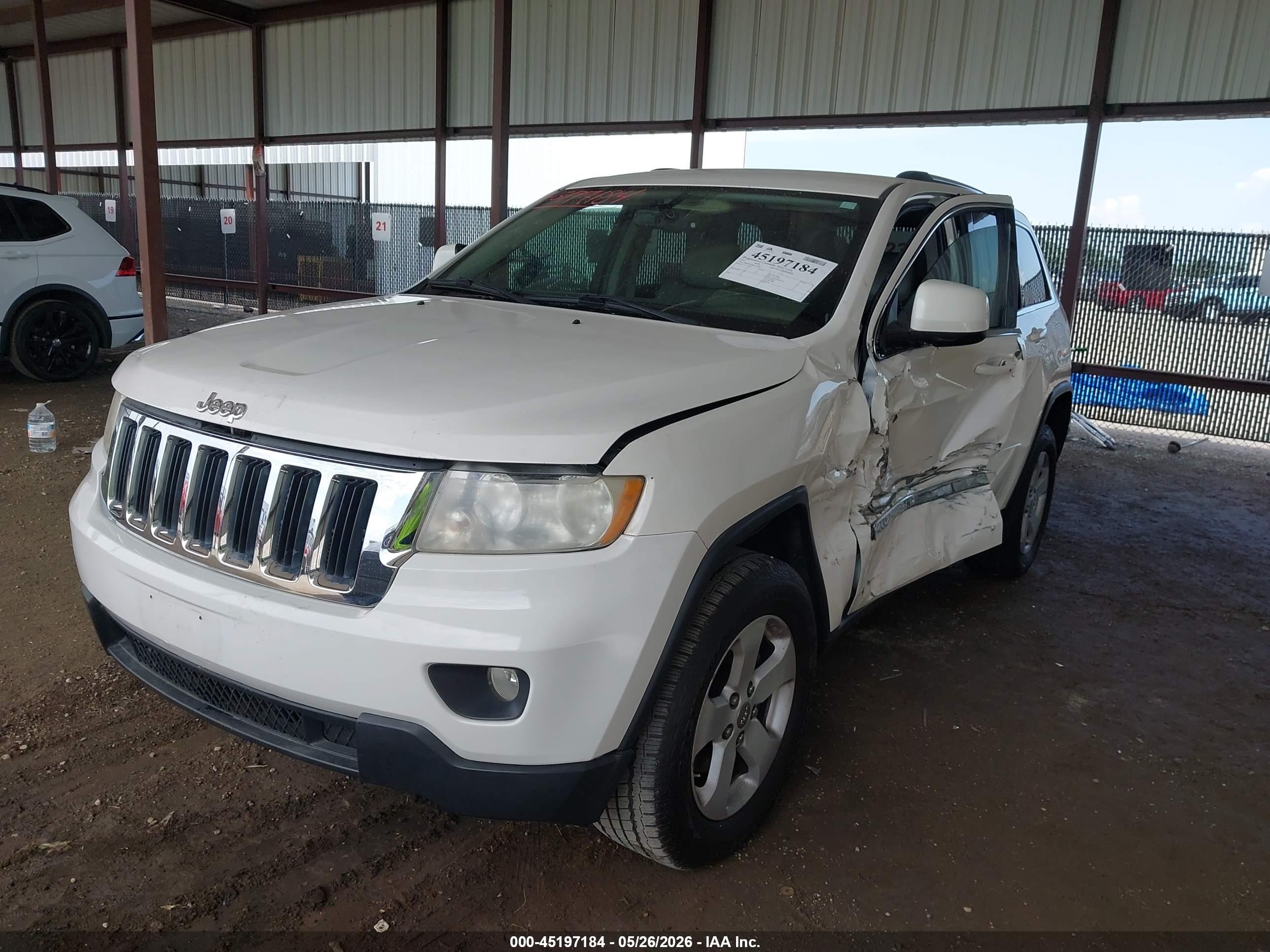 2011 Jeep Grand Cherokee Laredo White vin: 1J4RS4GG5BC513946