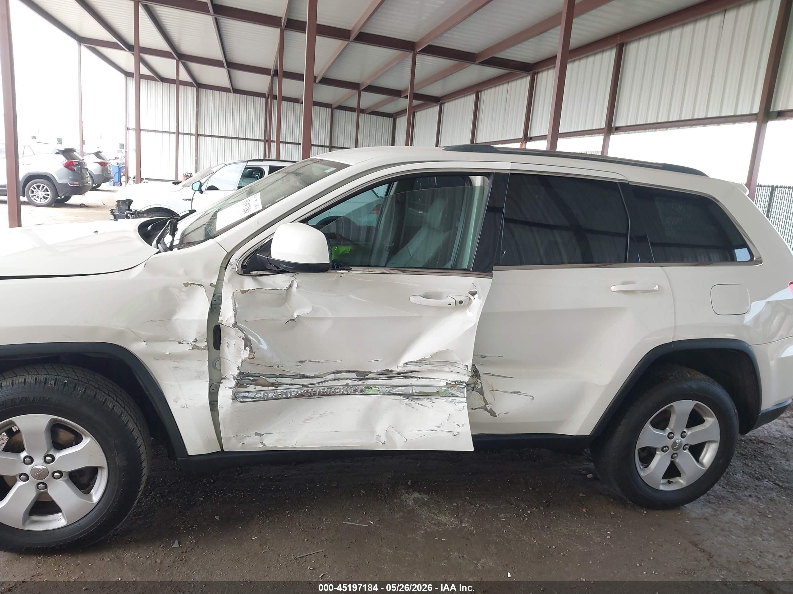 2011 Jeep Grand Cherokee Laredo White vin: 1J4RS4GG5BC513946