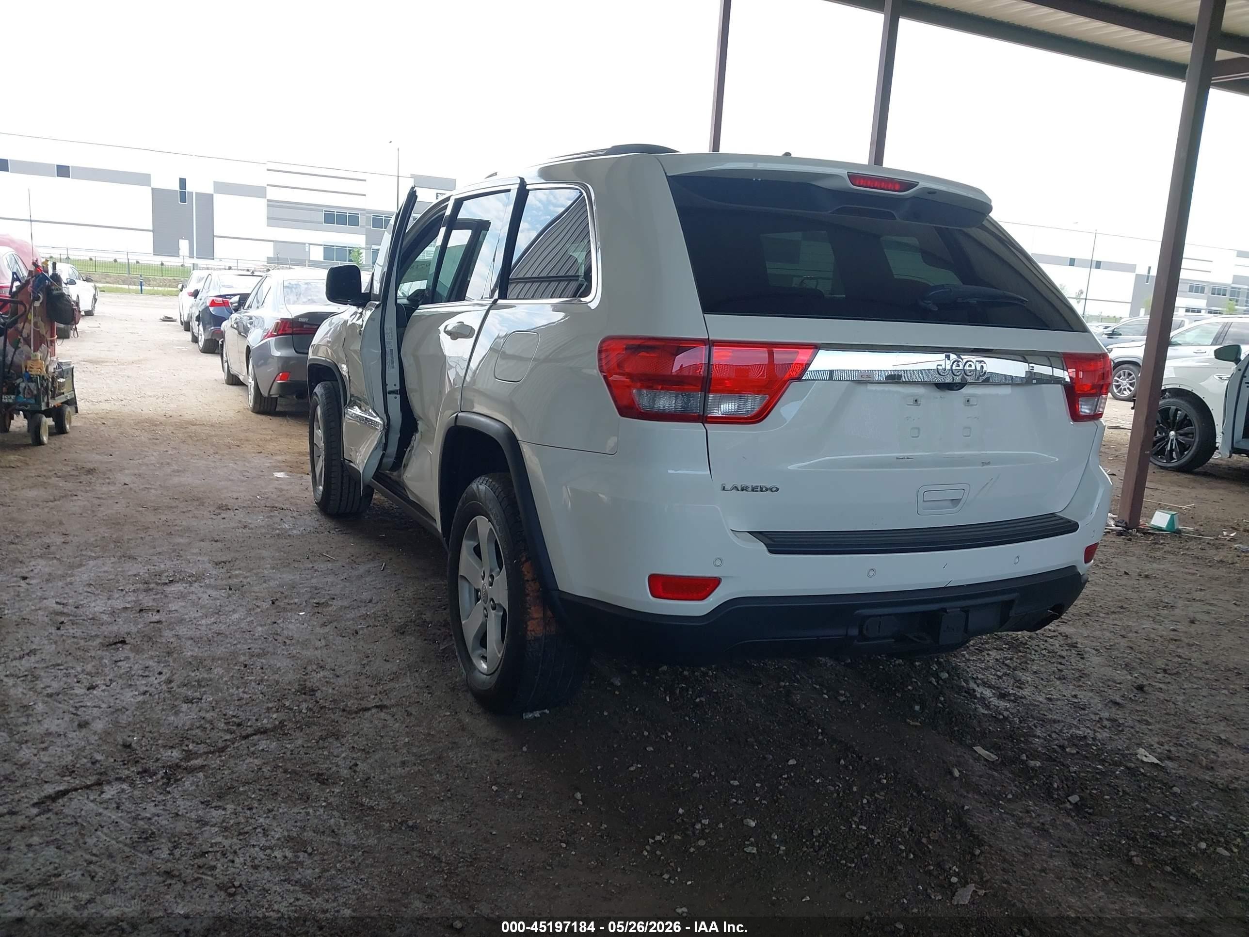 2011 Jeep Grand Cherokee Laredo White vin: 1J4RS4GG5BC513946