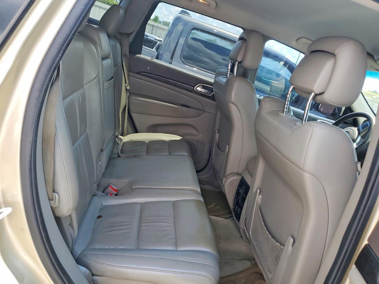 2011 Jeep Grand Cherokee Laredo Желто-коричневый vin: 1J4RS4GG5BC558711