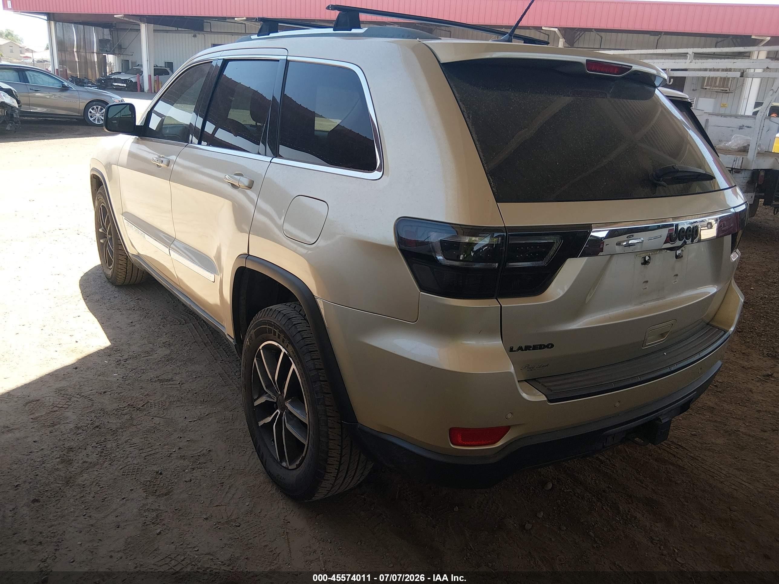 2011 Jeep Grand Cherokee Laredo Beige vin: 1J4RS4GG5BC672255