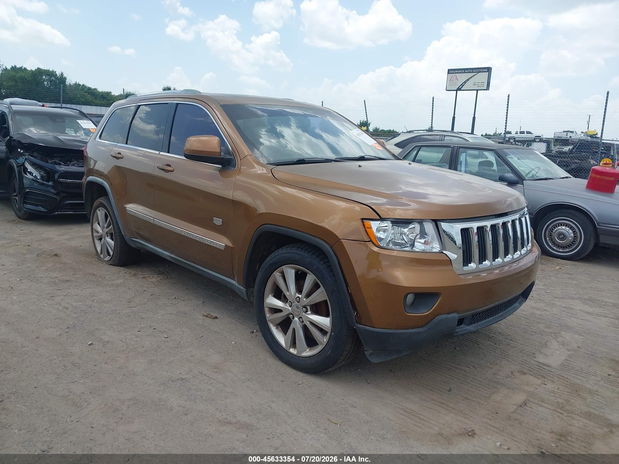 2011 Jeep Grand Cherokee Laredo Коричневый vin: 1J4RS4GG5BC676483