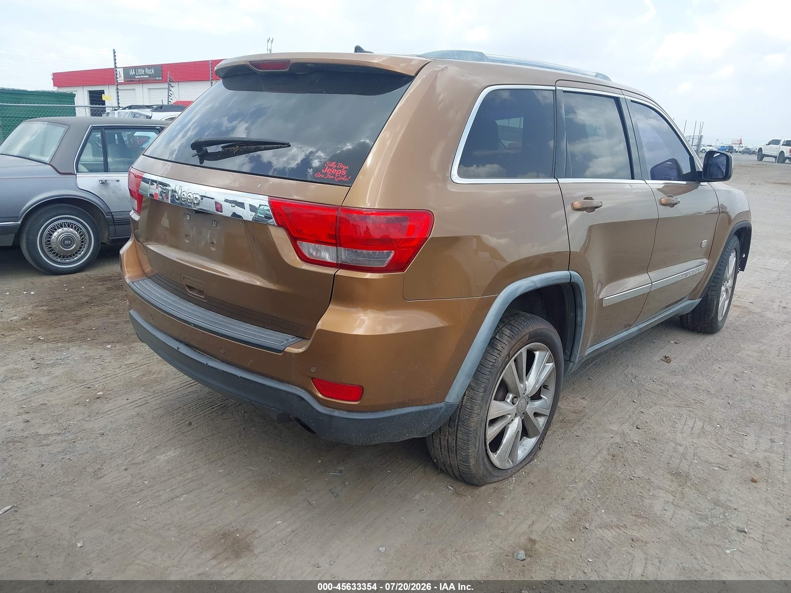 2011 Jeep Grand Cherokee Laredo Коричневый vin: 1J4RS4GG5BC676483