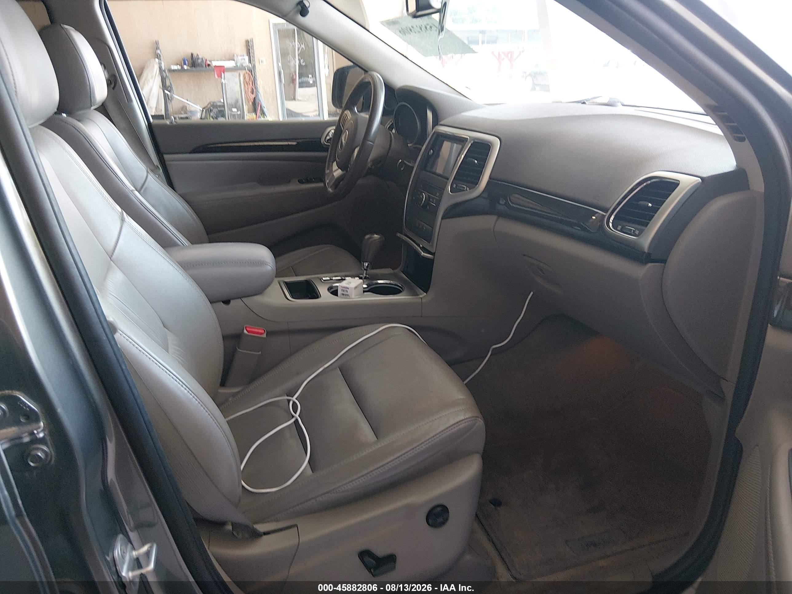 2011 Jeep Grand Cherokee Laredo Gray vin: 1J4RS4GG5BC723642