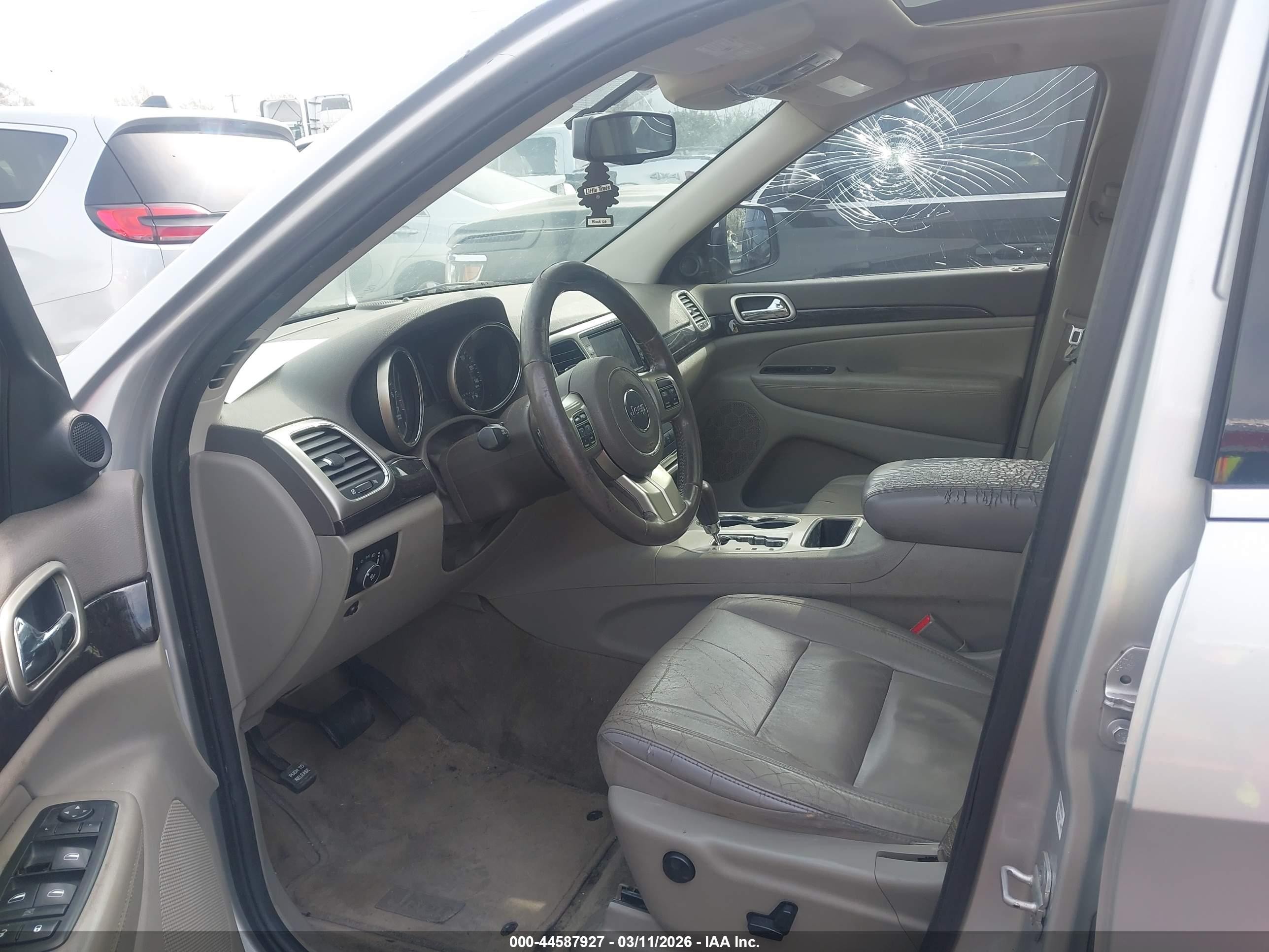 2011 Jeep Grand Cherokee Laredo Gray vin: 1J4RS4GG5BC745754