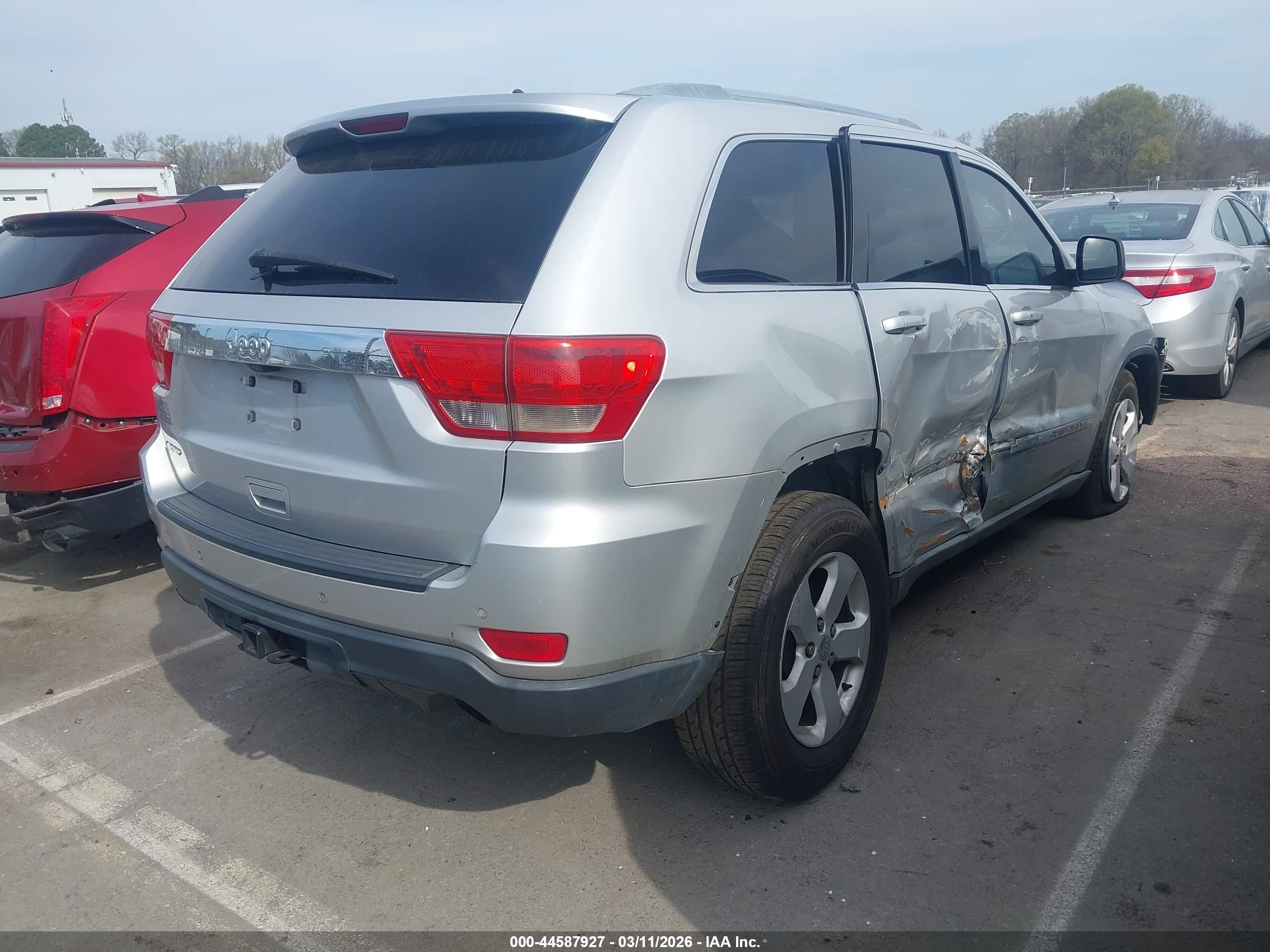 2011 Jeep Grand Cherokee Laredo Gray vin: 1J4RS4GG5BC745754