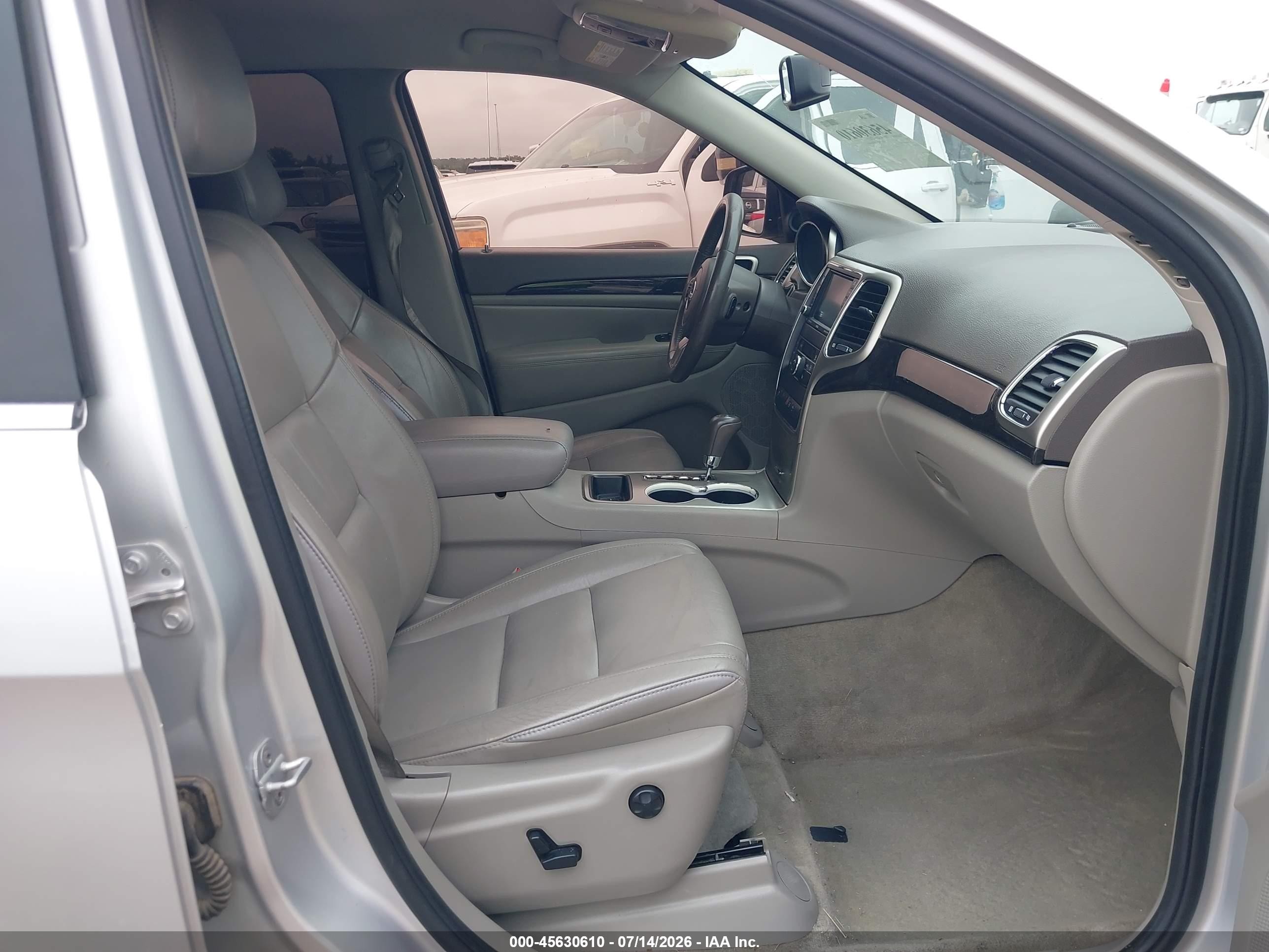 2011 Jeep Grand Cherokee Laredo Silver vin: 1J4RS4GG5BC745933