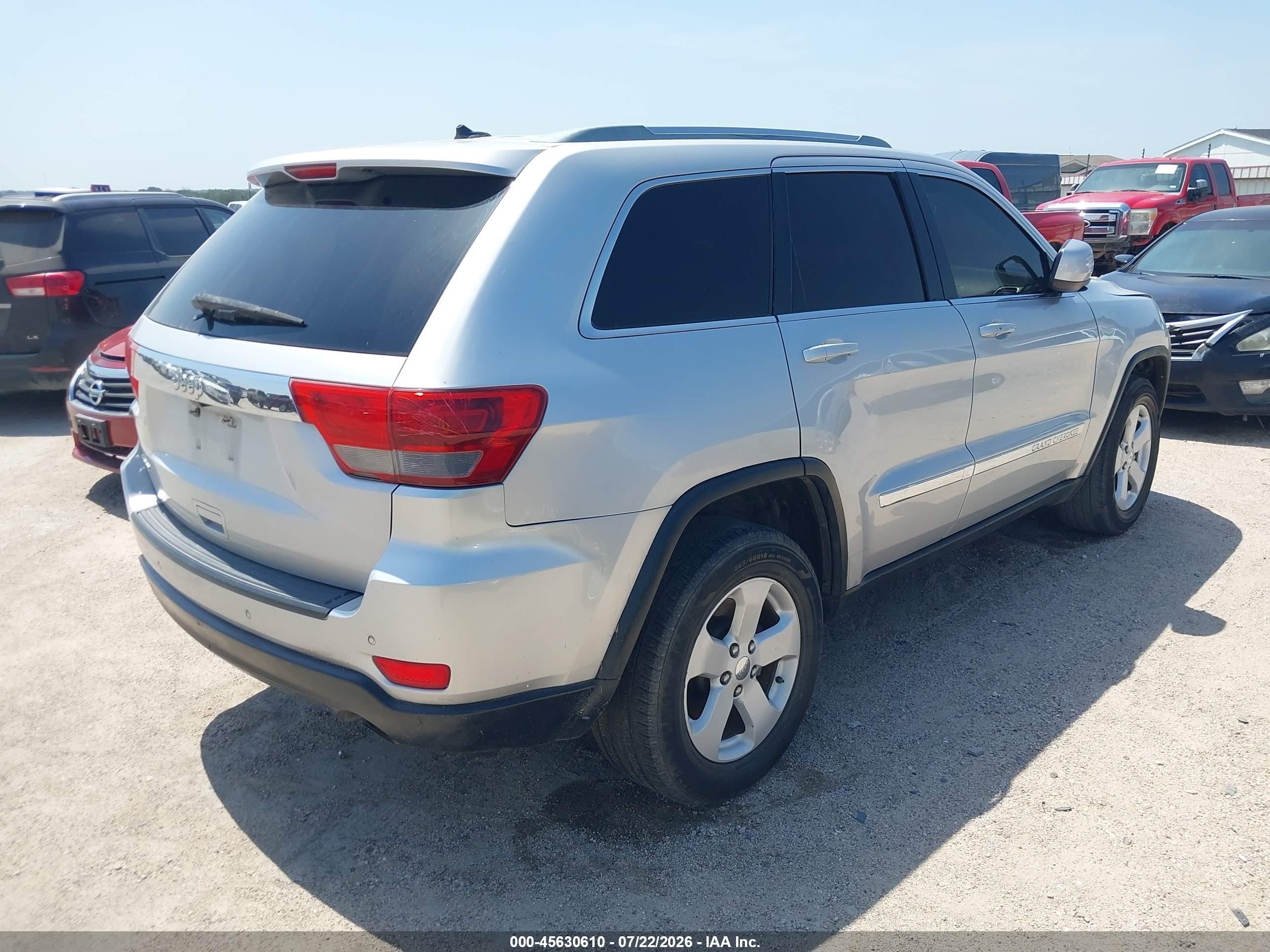 2011 Jeep Grand Cherokee Laredo Silver vin: 1J4RS4GG5BC745933