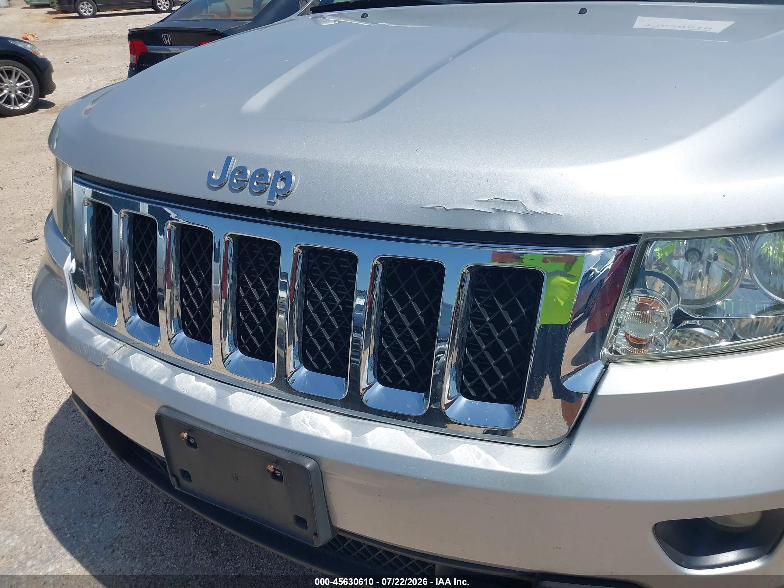 2011 Jeep Grand Cherokee Laredo Silver vin: 1J4RS4GG5BC745933