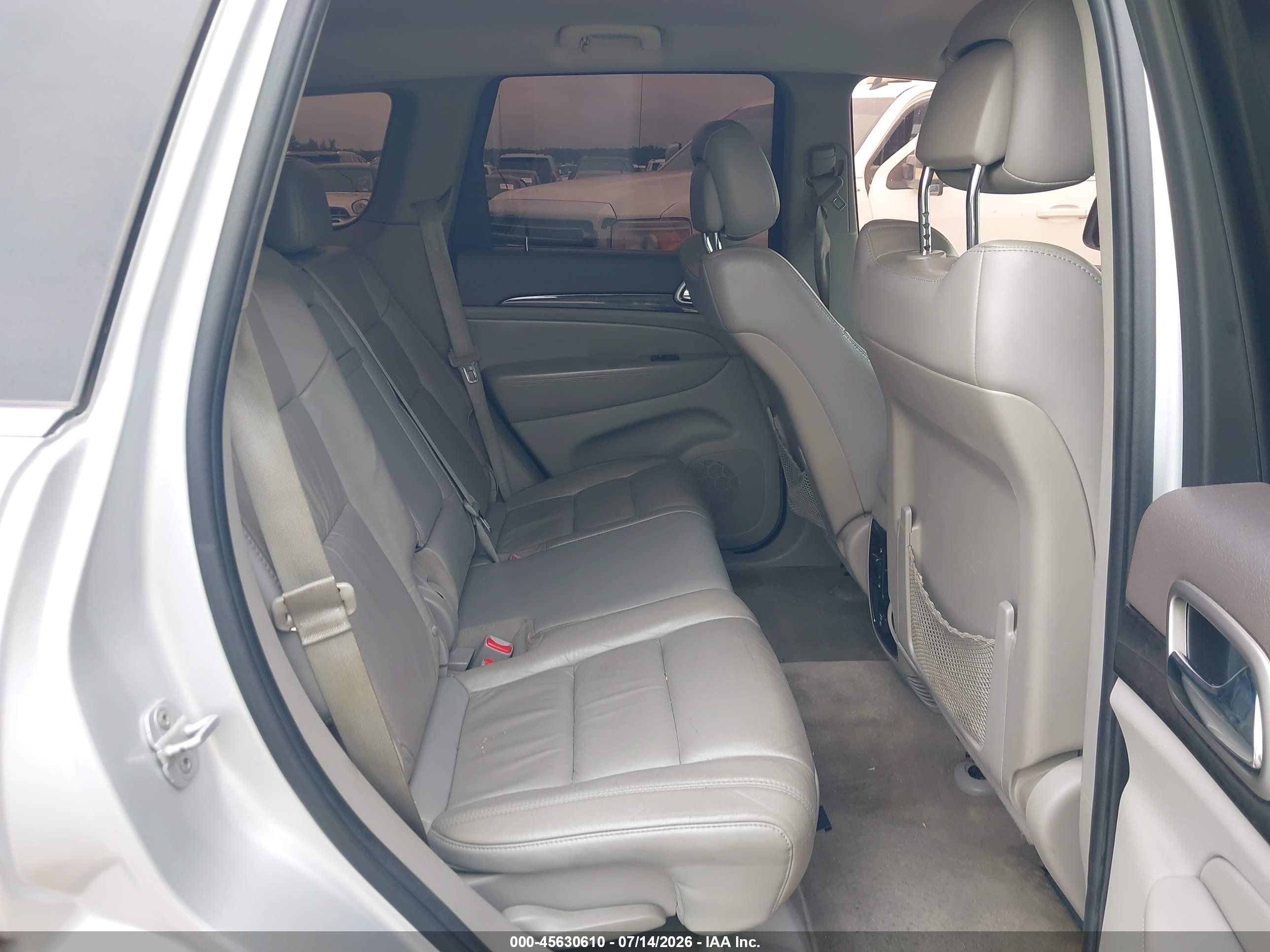 2011 Jeep Grand Cherokee Laredo Silver vin: 1J4RS4GG5BC745933