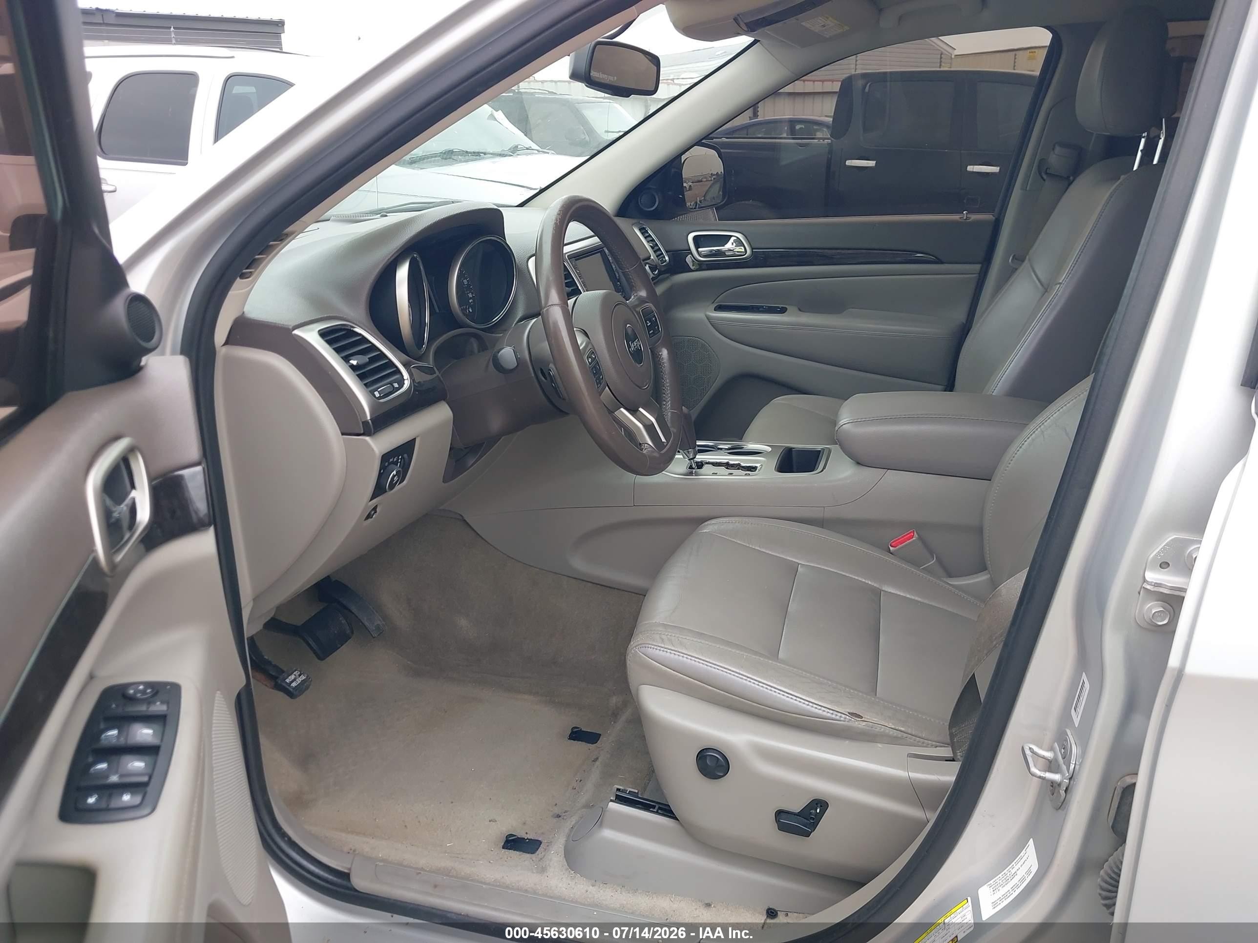 2011 Jeep Grand Cherokee Laredo Silver vin: 1J4RS4GG5BC745933