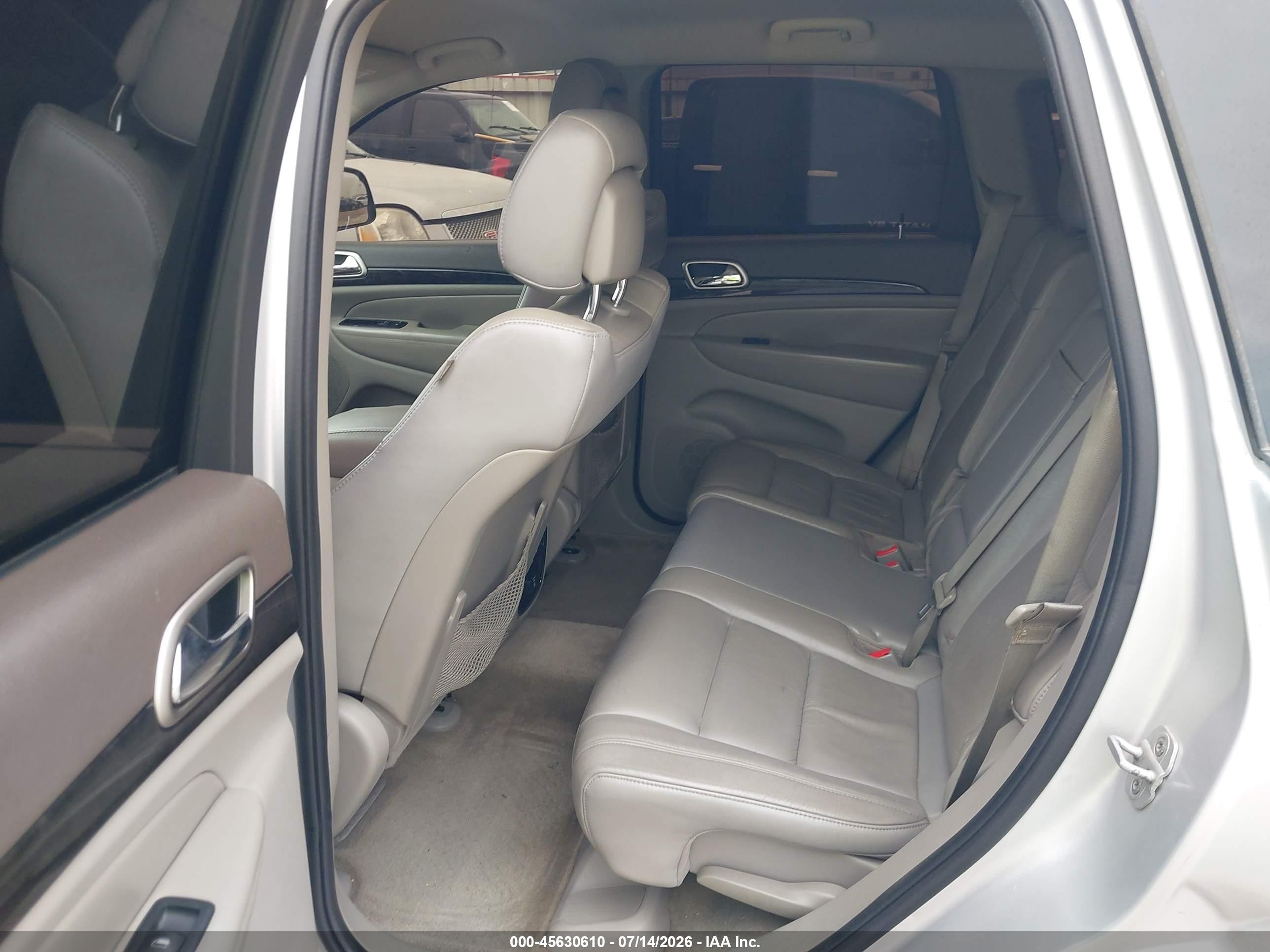 2011 Jeep Grand Cherokee Laredo Silver vin: 1J4RS4GG5BC745933
