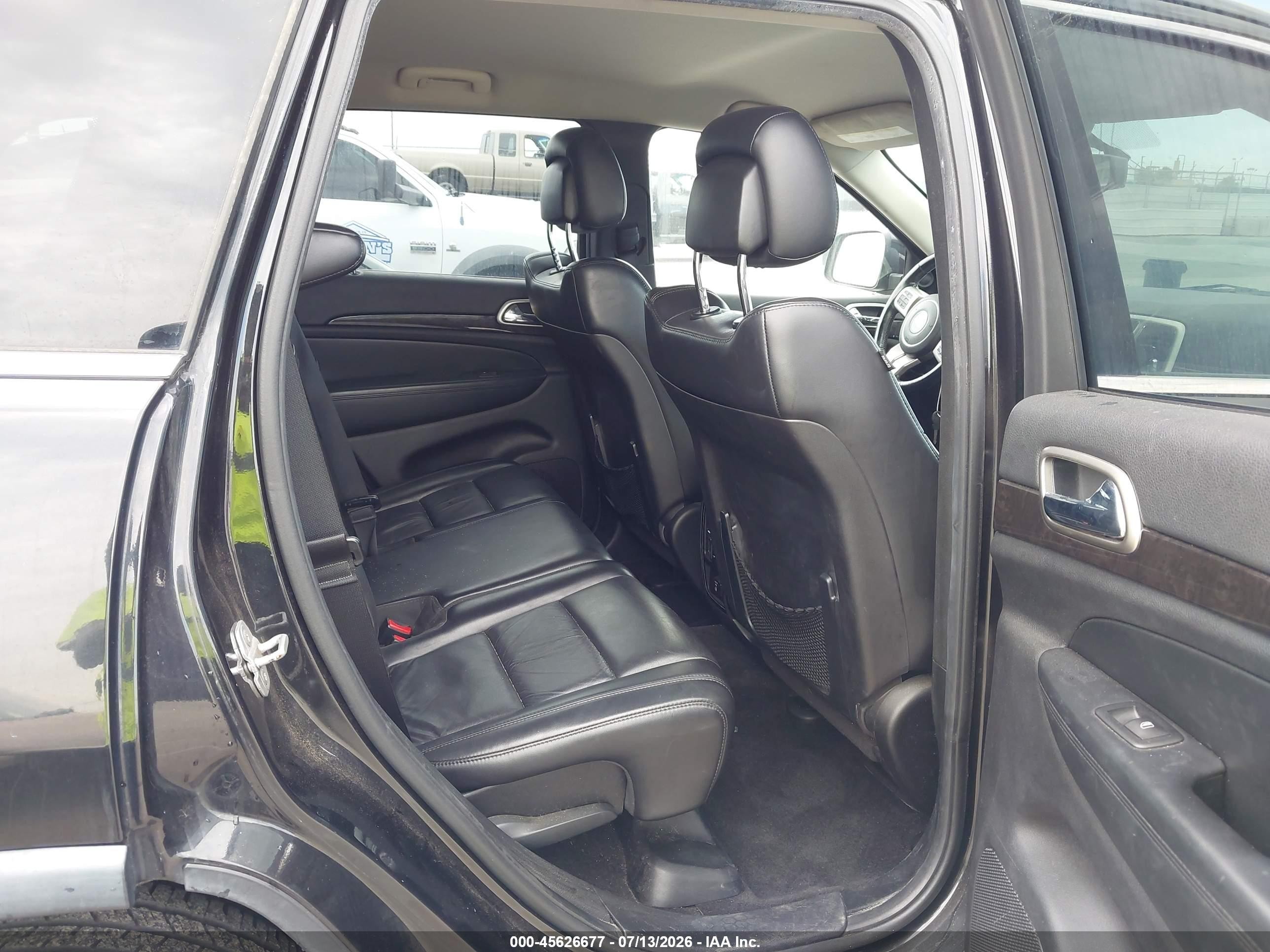 2011 Jeep Grand Cherokee Laredo Black vin: 1J4RS4GG6BC539357