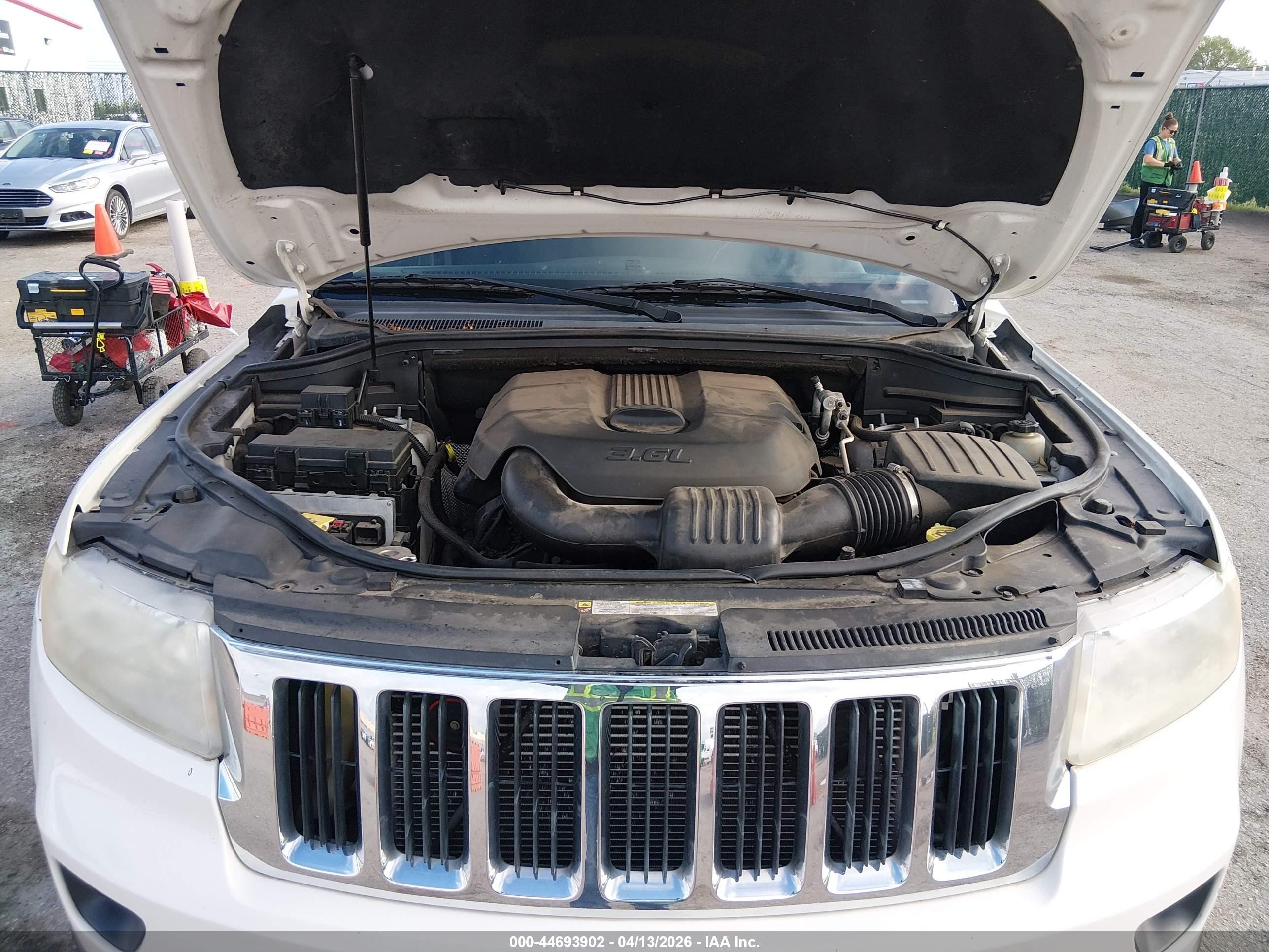 2011 Jeep Grand Cherokee Laredo White vin: 1J4RS4GG6BC541254