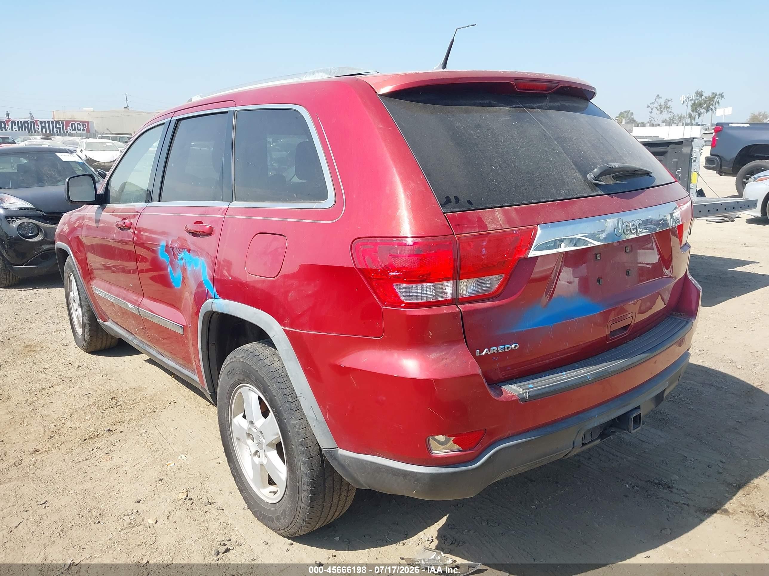 2011 Jeep Grand Cherokee Laredo Red vin: 1J4RS4GG7BC508537