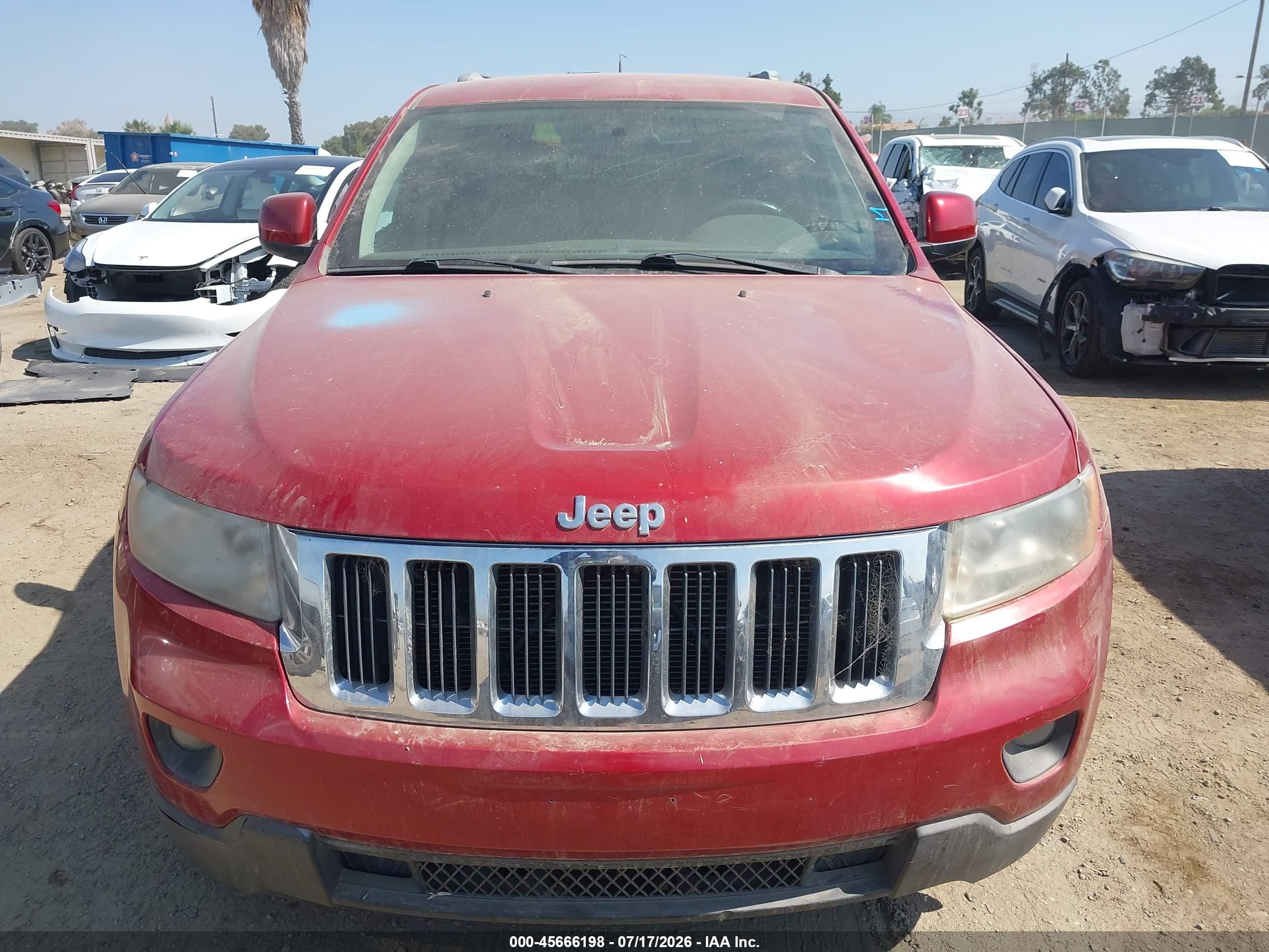 2011 Jeep Grand Cherokee Laredo Red vin: 1J4RS4GG7BC508537